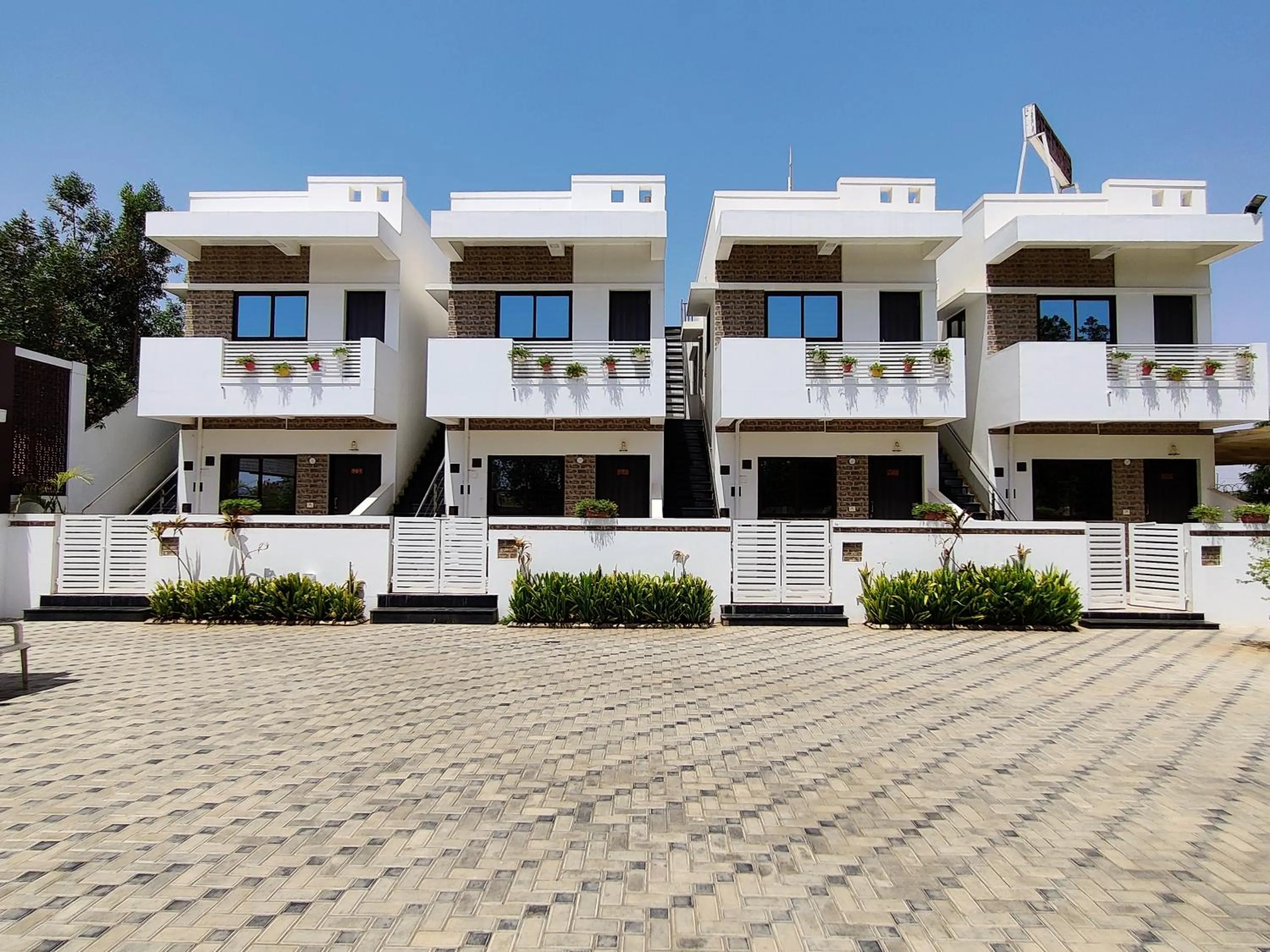 Property building in Daze Off Studio house