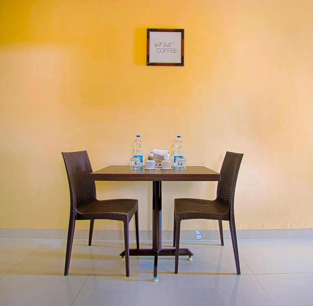 Dining area in Daze Off Studio house