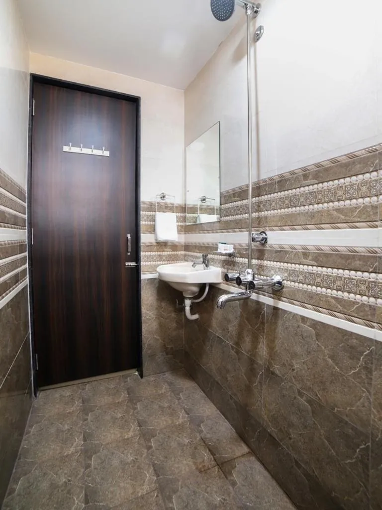 Bathroom in Daze Off Studio house