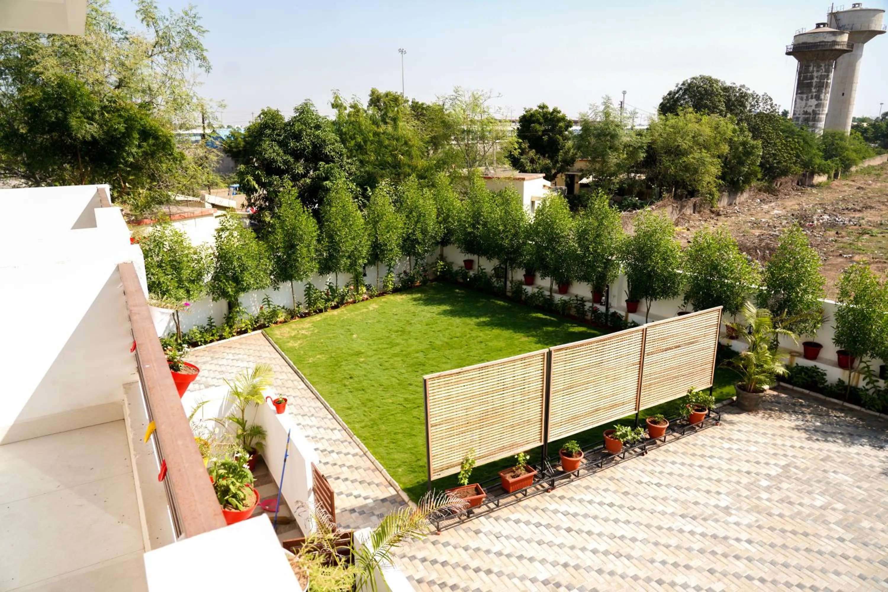 Garden view in Daze Off Studio house