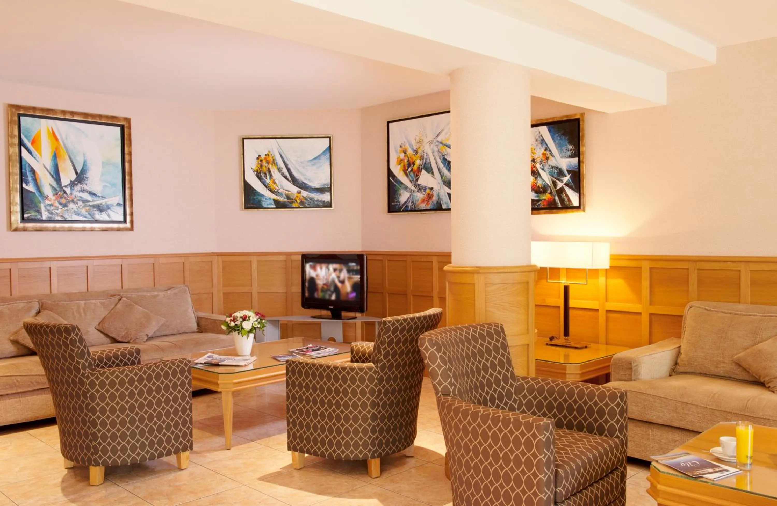 Lobby or reception in Best Western Alexandra