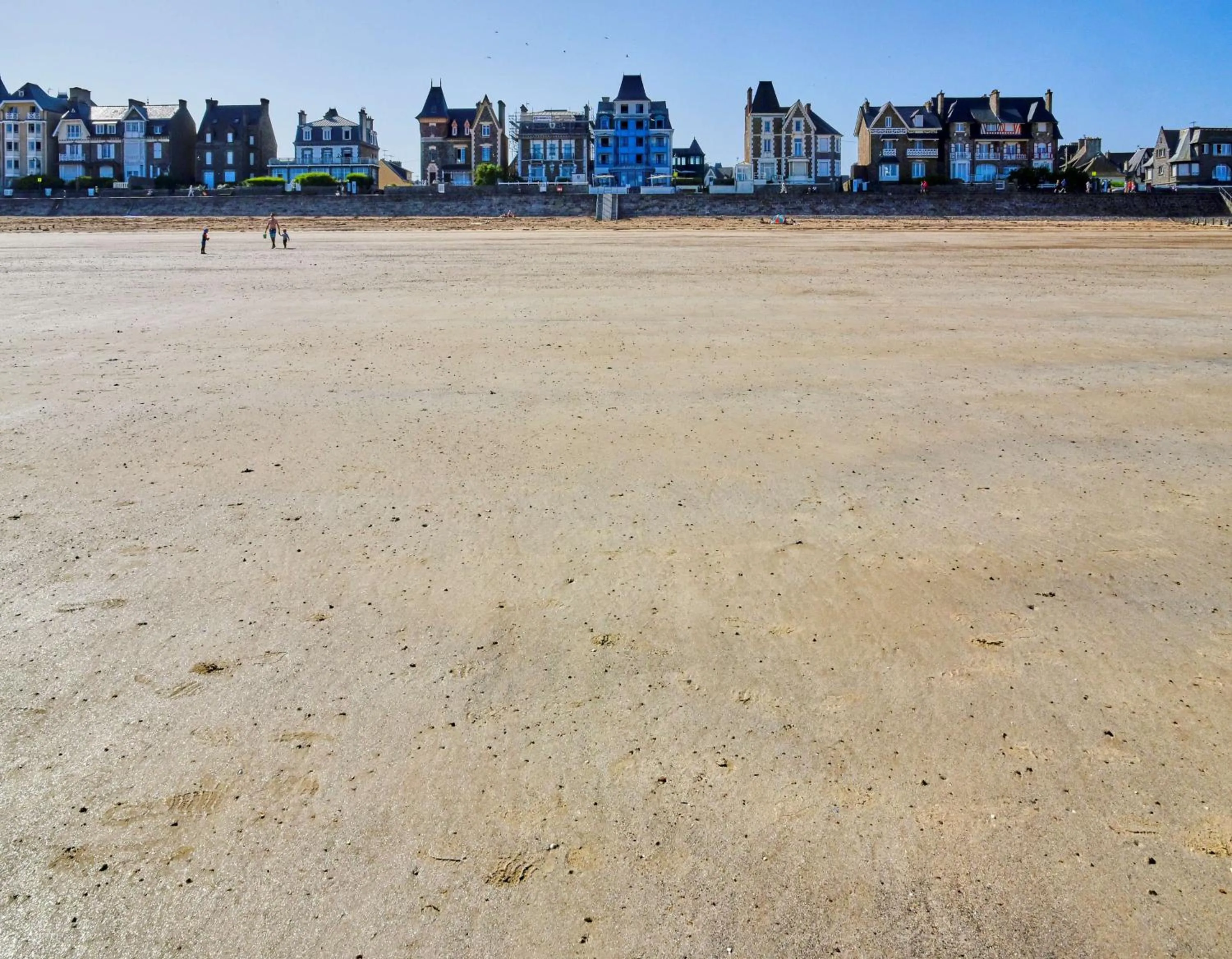 Property building in Best Western Alexandra