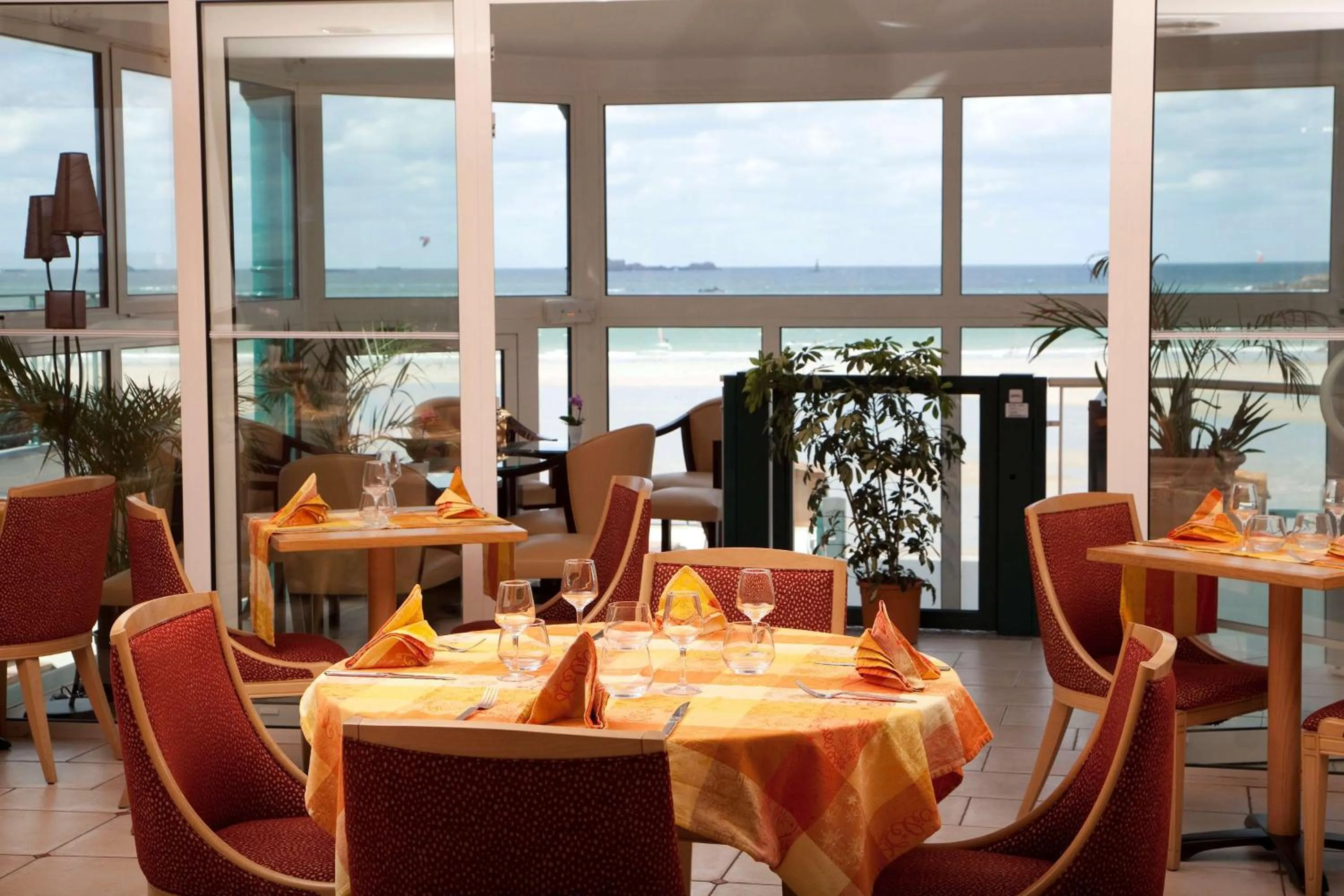 Restaurant/places to eat in Best Western Alexandra