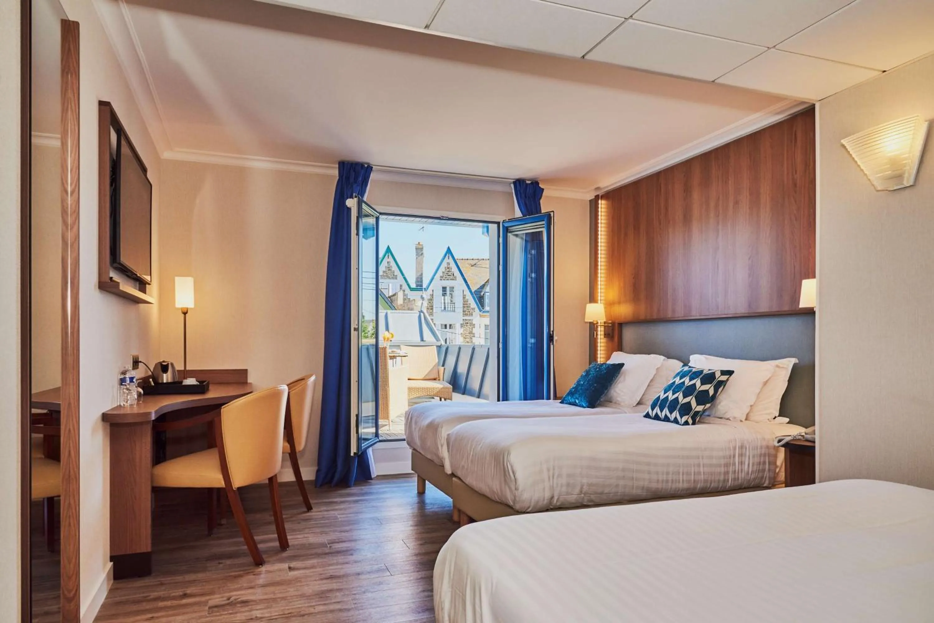 Photo of the whole room, Bed in Best Western Alexandra