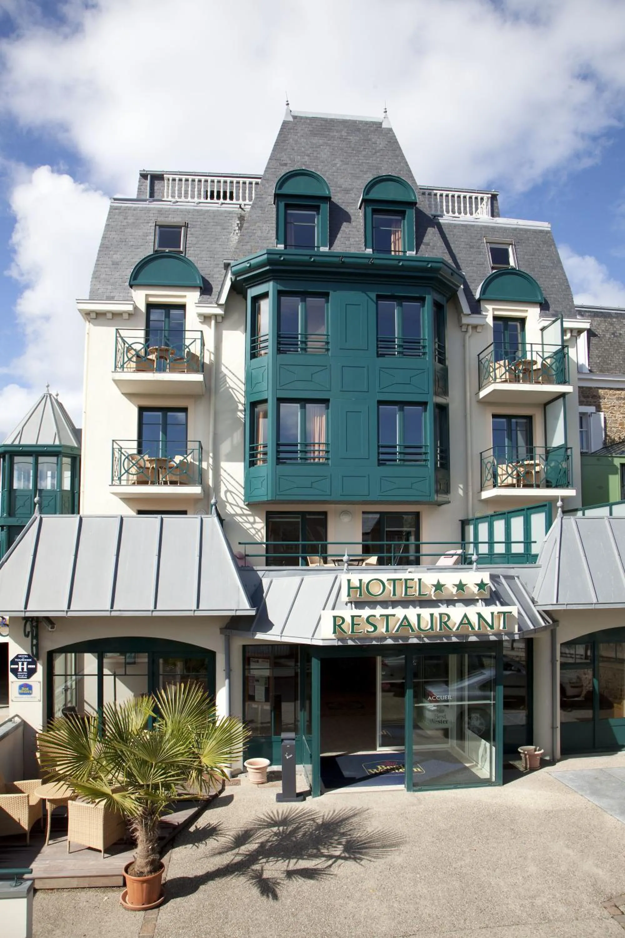 Facade/entrance in Best Western Alexandra