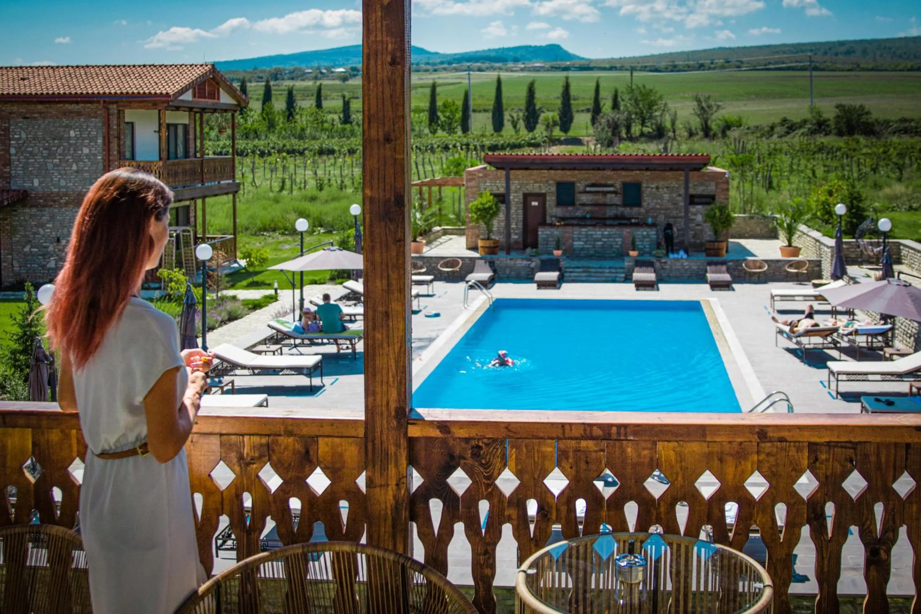 Swimming pool in Château Mosmieri Hotel & Winery