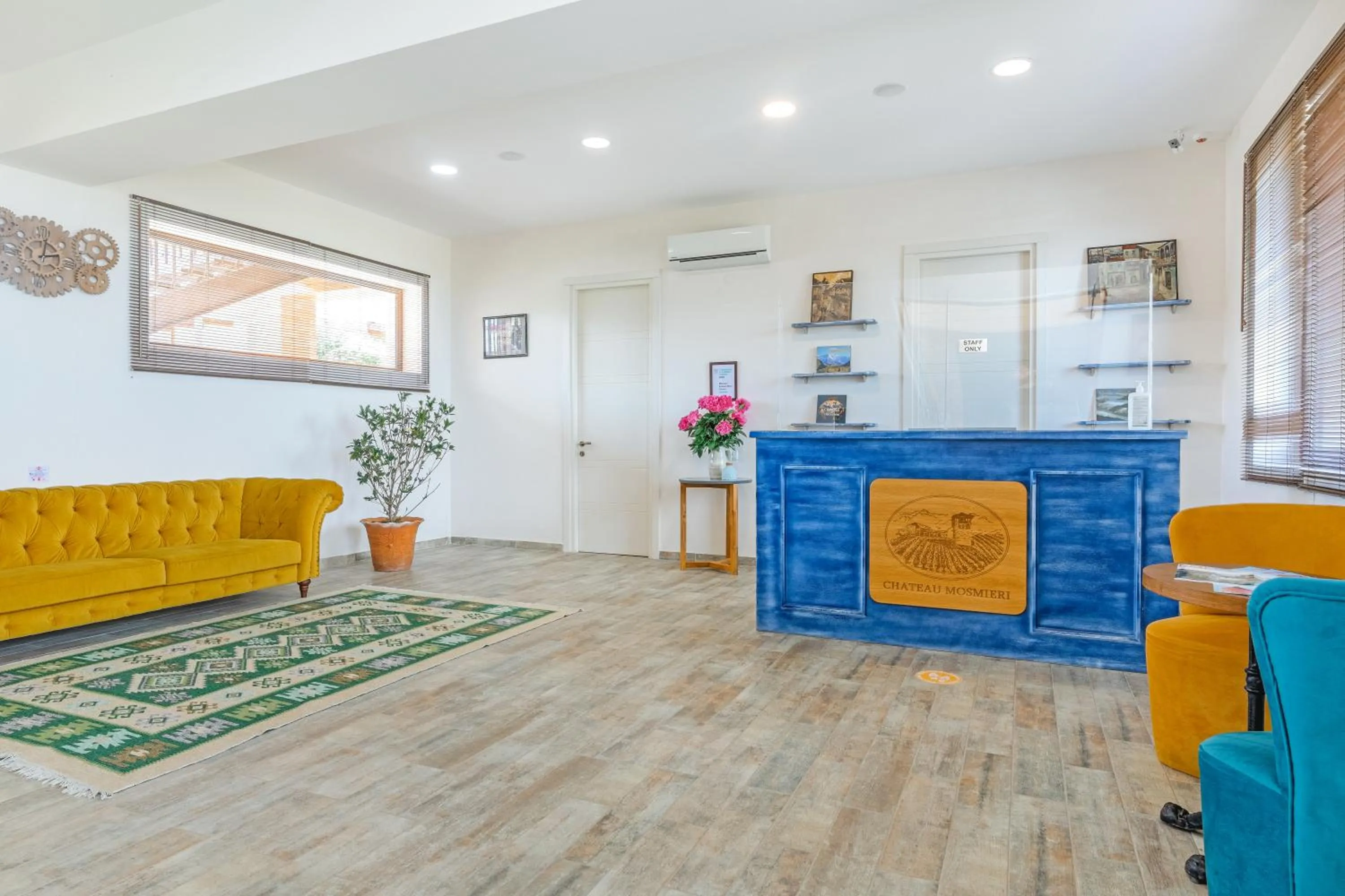 Lobby or reception in Château Mosmieri Hotel & Winery