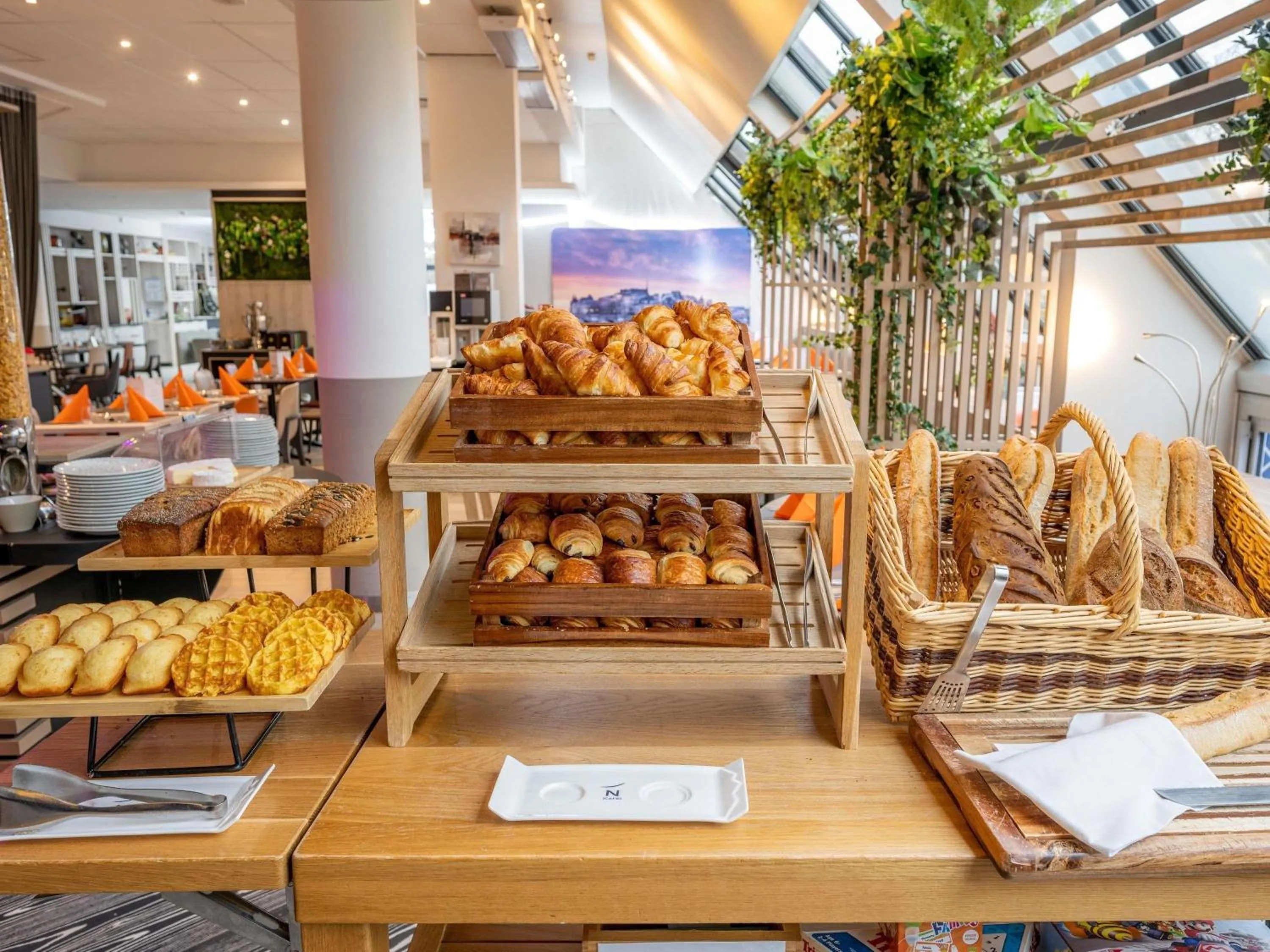 Restaurant/places to eat in Novotel Paris Centre Bercy