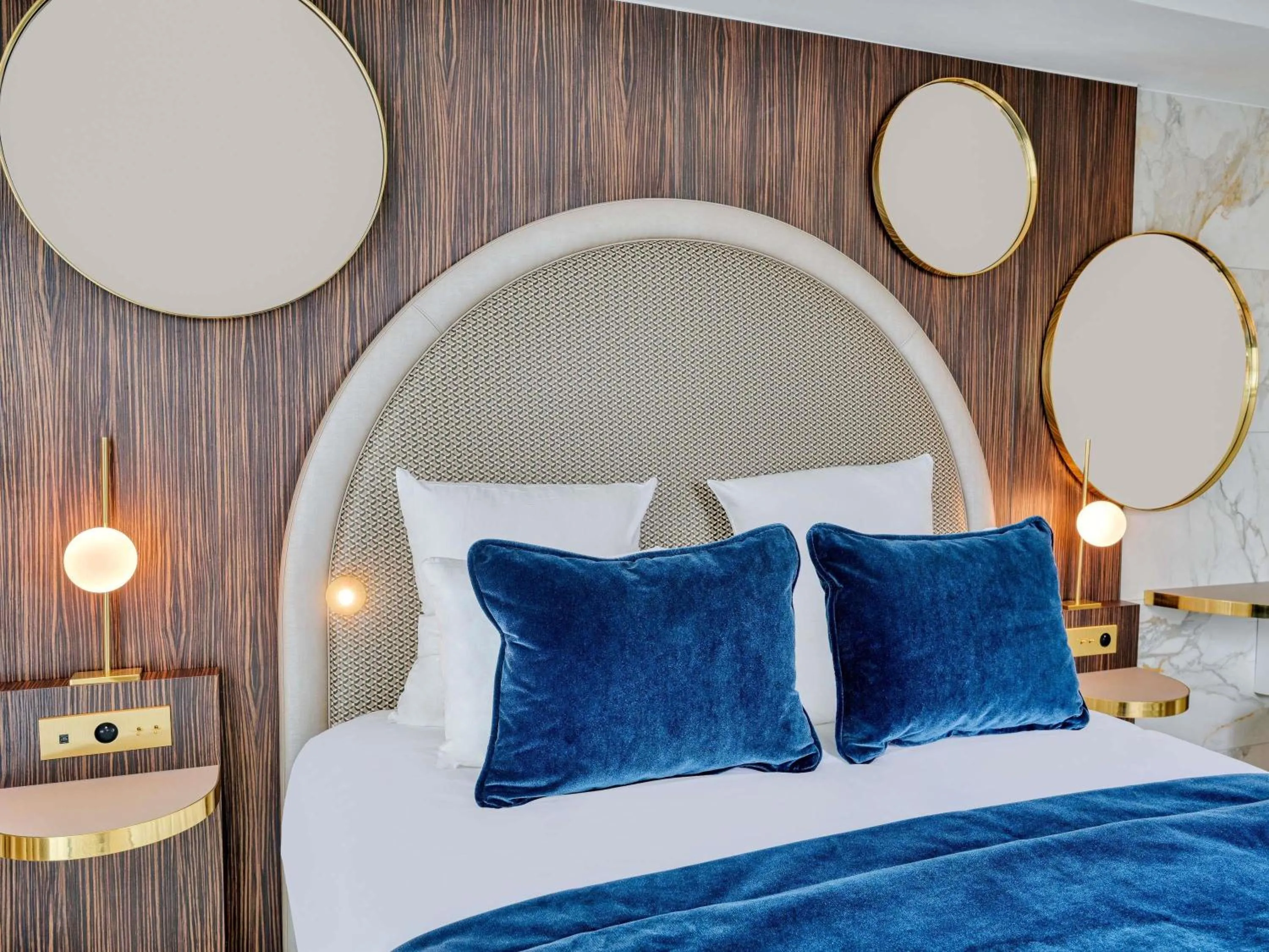 Bedroom, Bed in Novotel Paris Centre Bercy