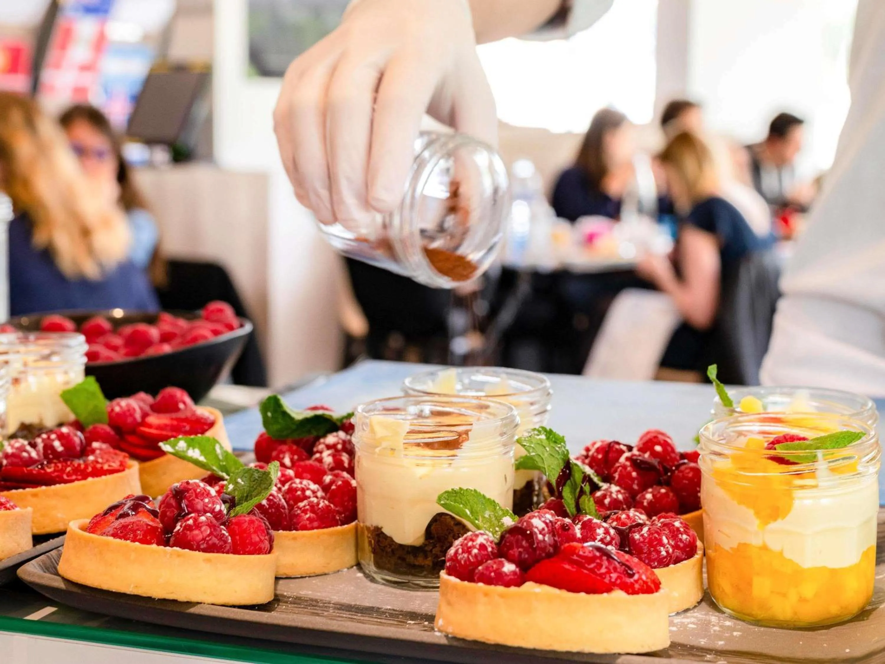 Restaurant/places to eat in Novotel Paris Centre Bercy