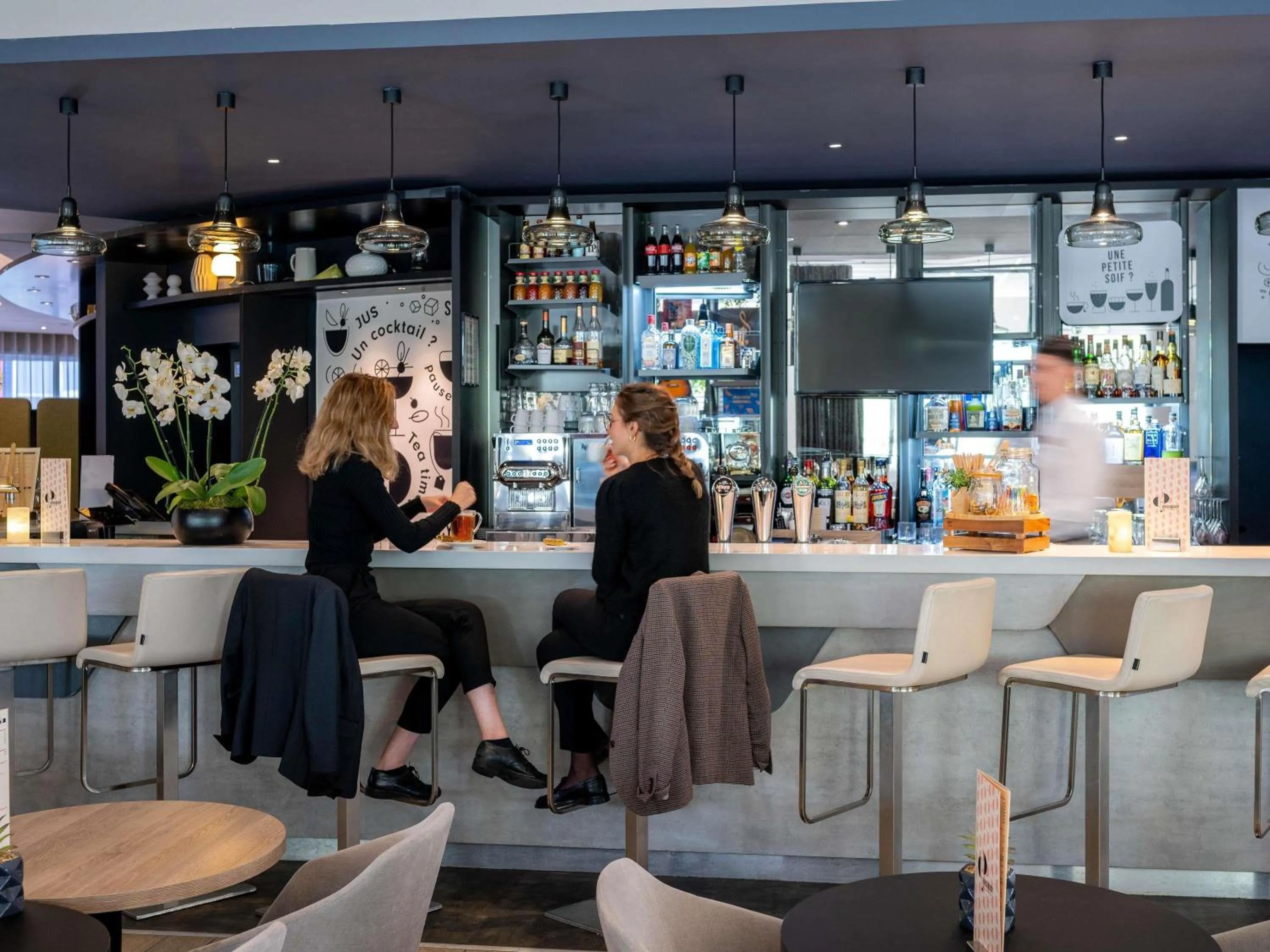 Lounge or bar in Novotel Paris Centre Bercy