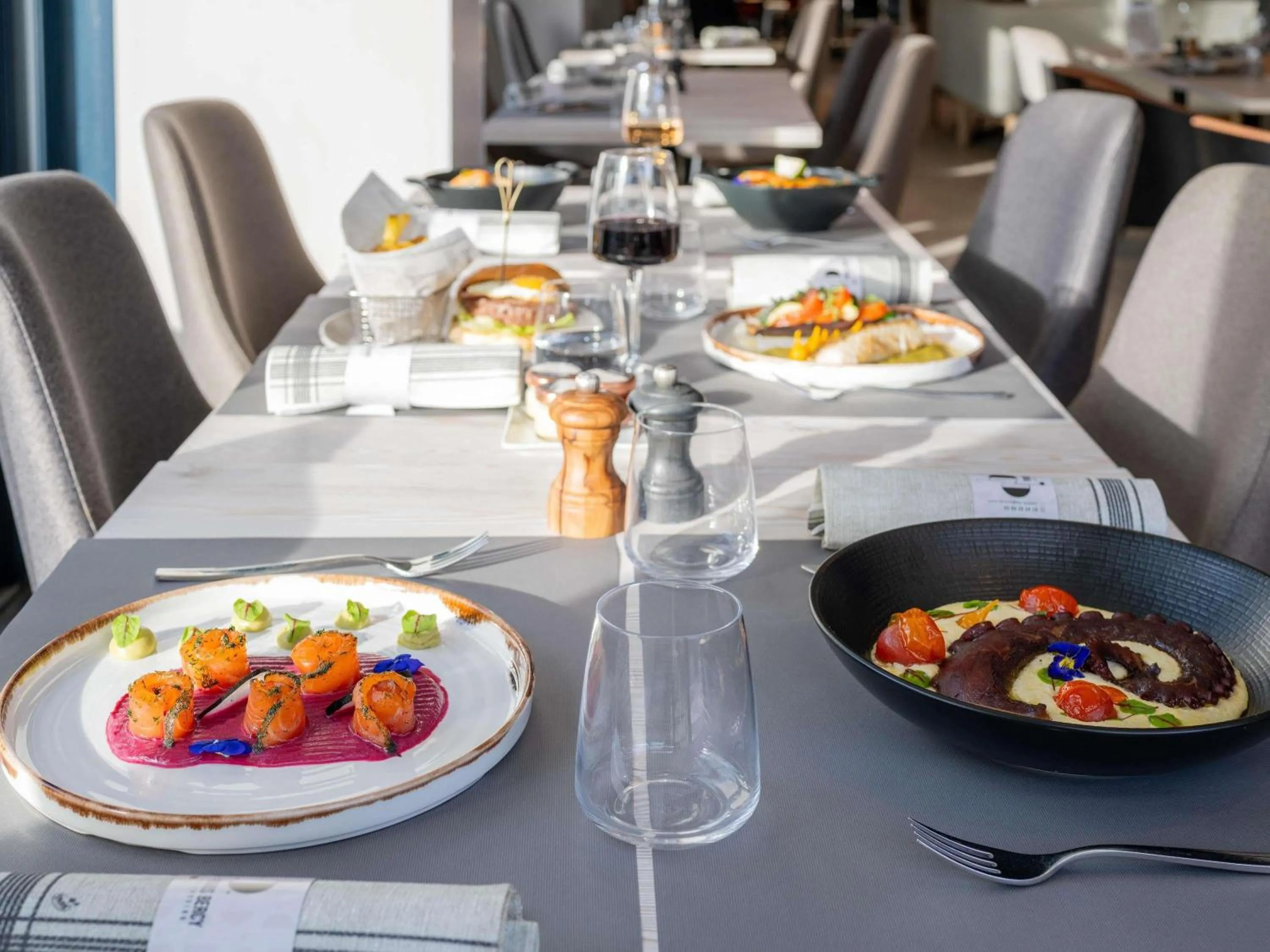 Restaurant/places to eat in Novotel Paris Centre Bercy