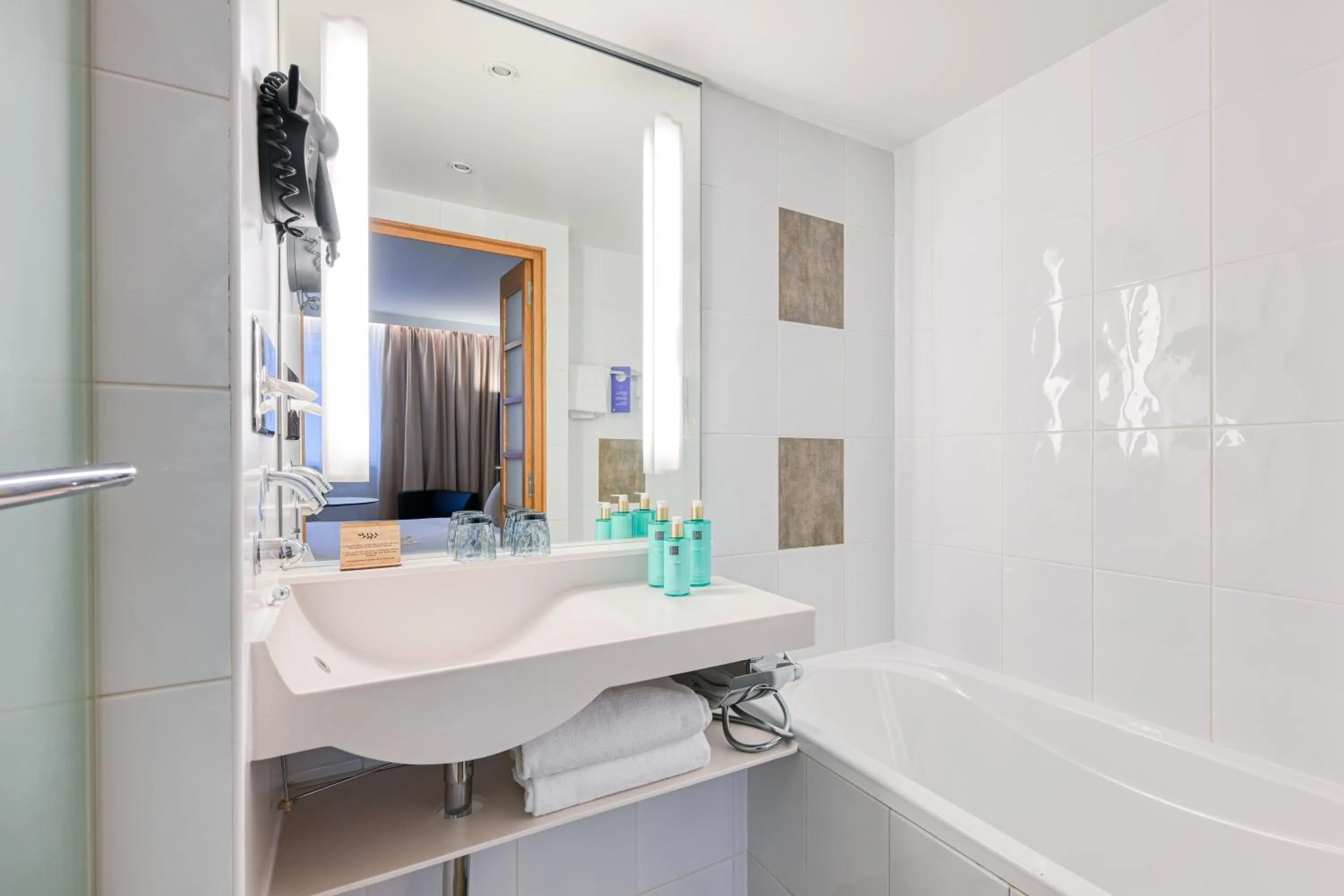 Bathroom in Novotel Paris Centre Bercy