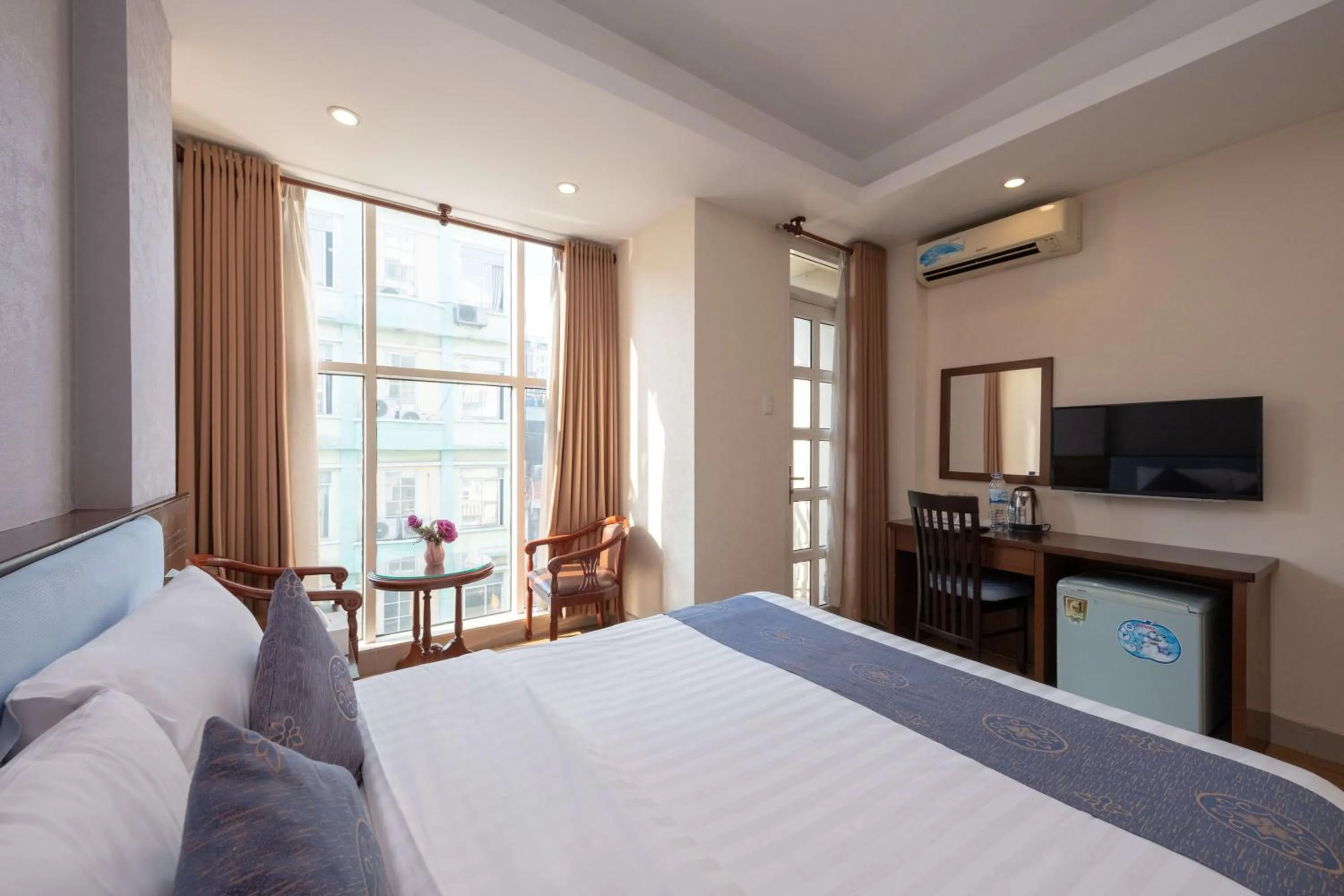 TV and multimedia, Bed in Nn Hotel