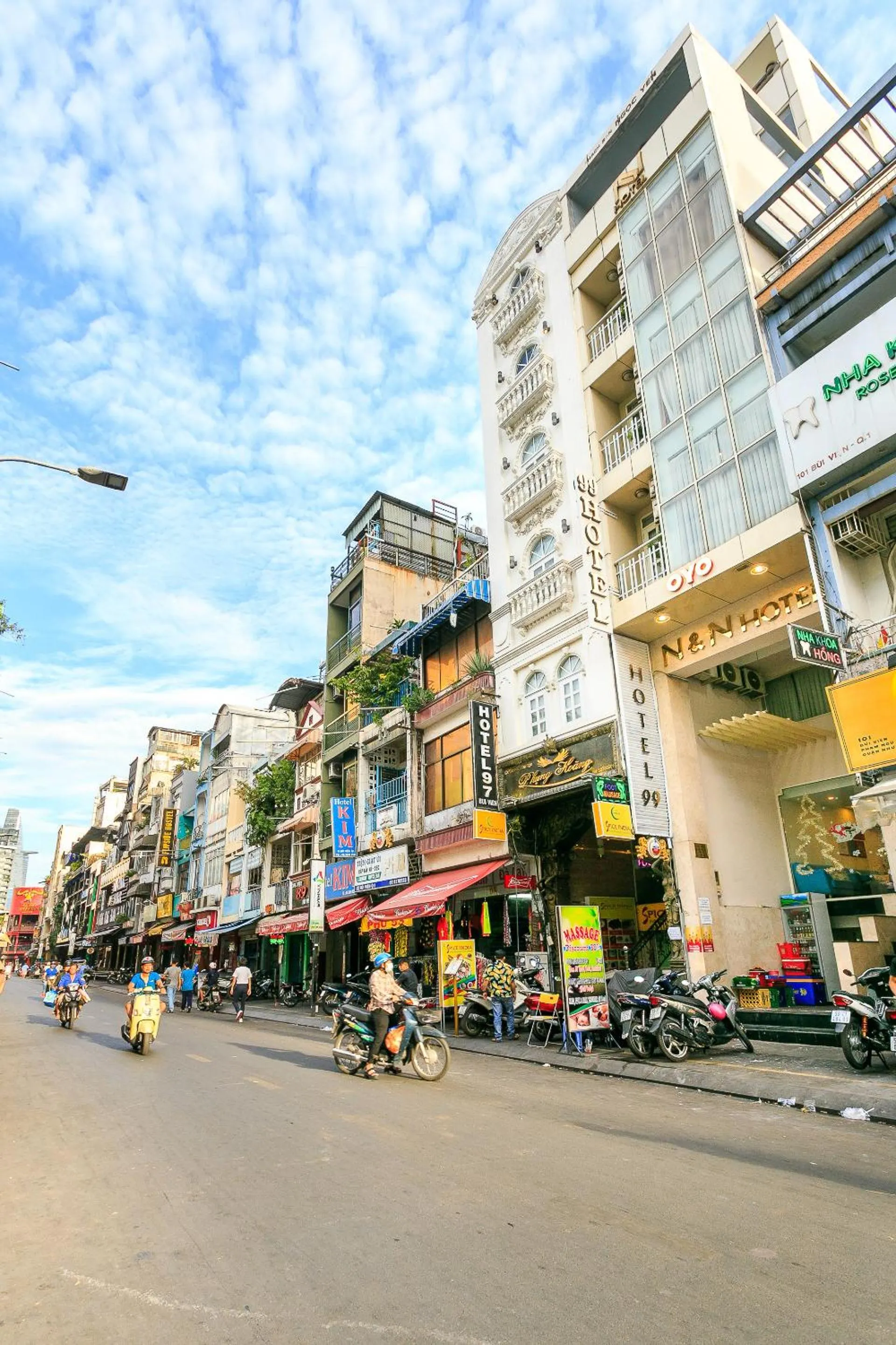 Facade/entrance in Nn Hotel