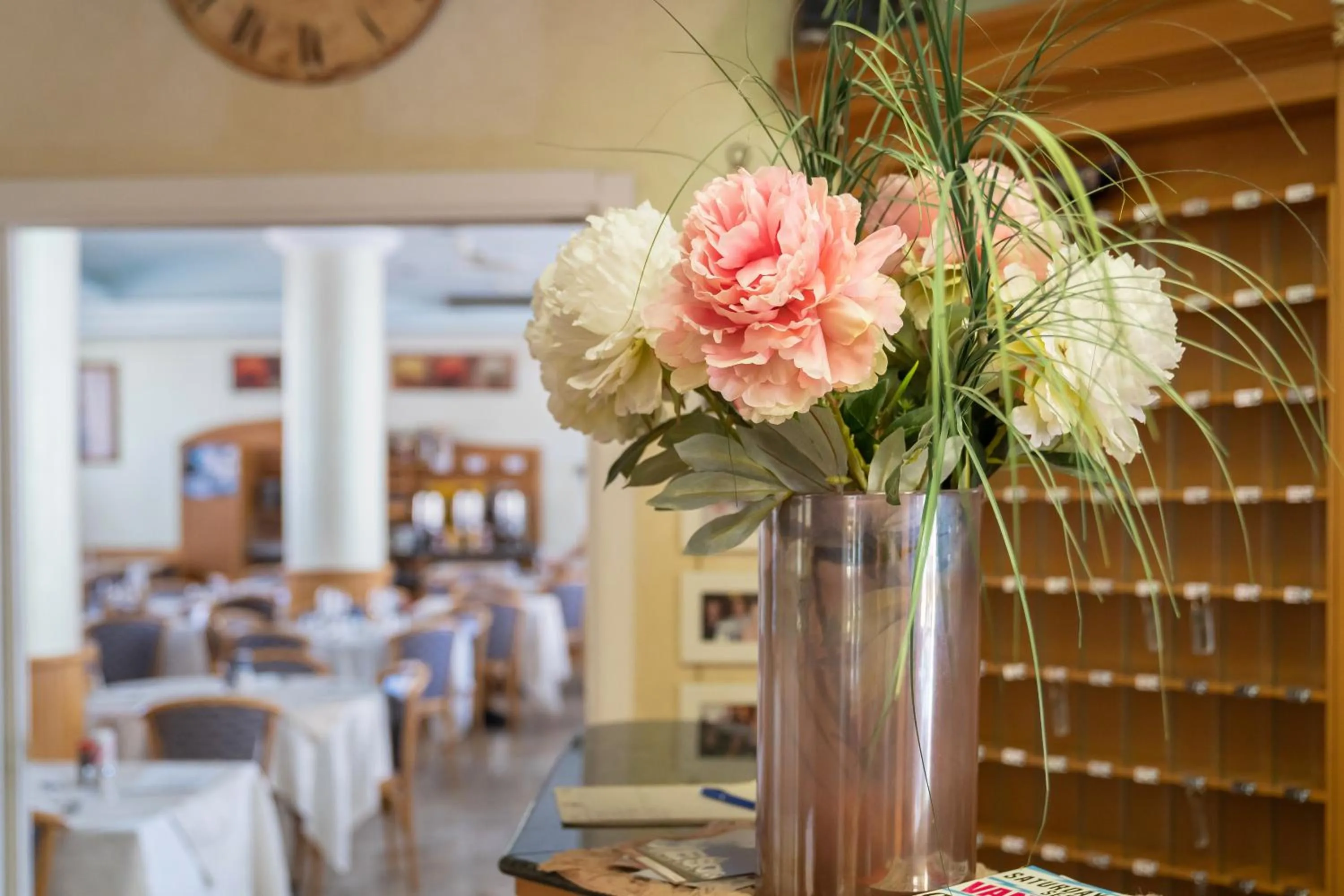 Restaurant/places to eat in Hotel Harry's