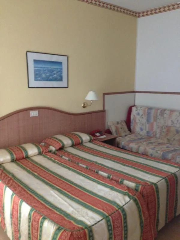 Decorative detail, Bed in Hotel Harry's