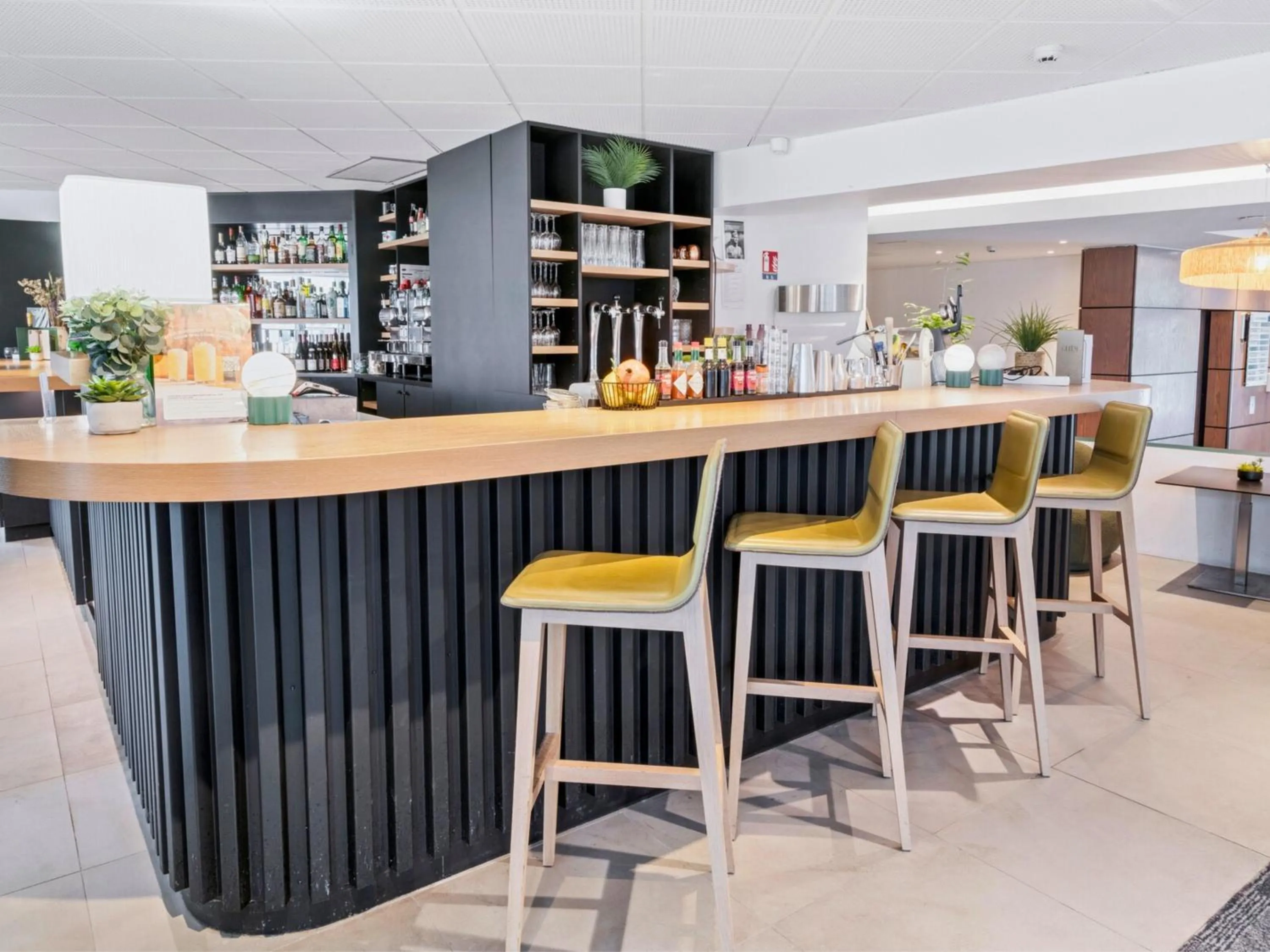 Restaurant/places to eat in Novotel Paris Charenton le Pont