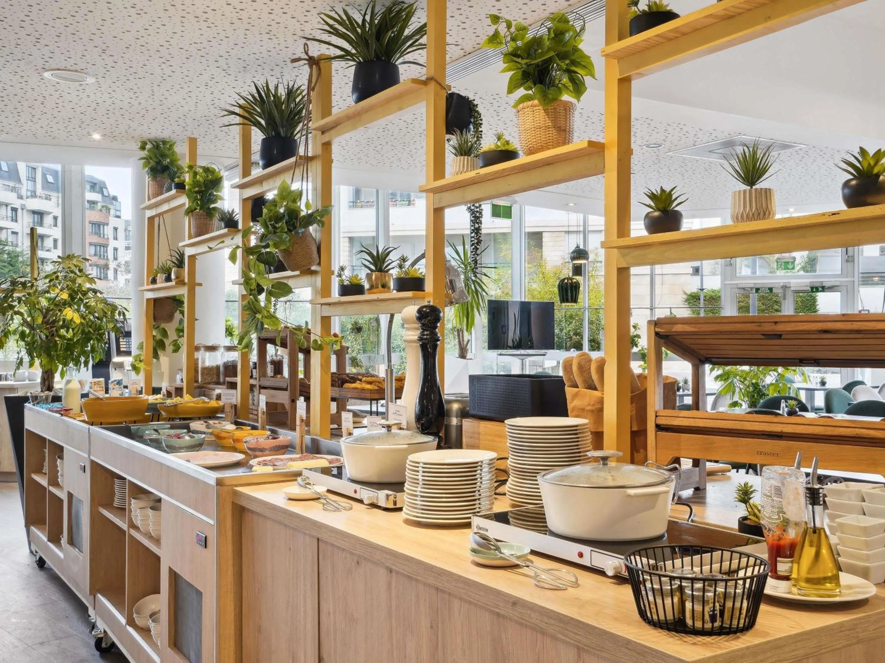 Restaurant/places to eat in Novotel Paris Charenton le Pont