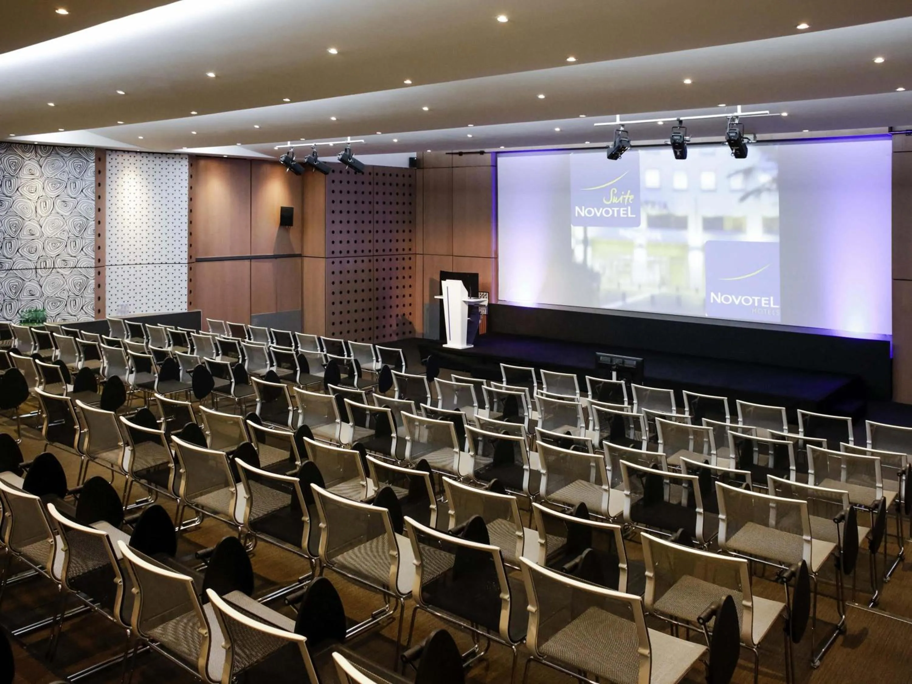 Meeting/conference room in Novotel Paris Charenton le Pont