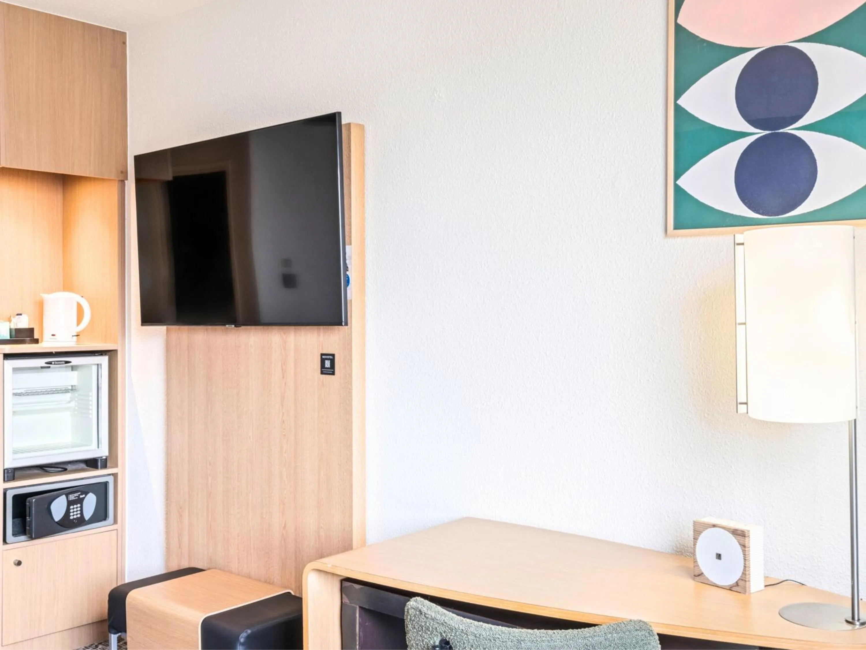 TV and multimedia in Novotel Paris Charenton le Pont