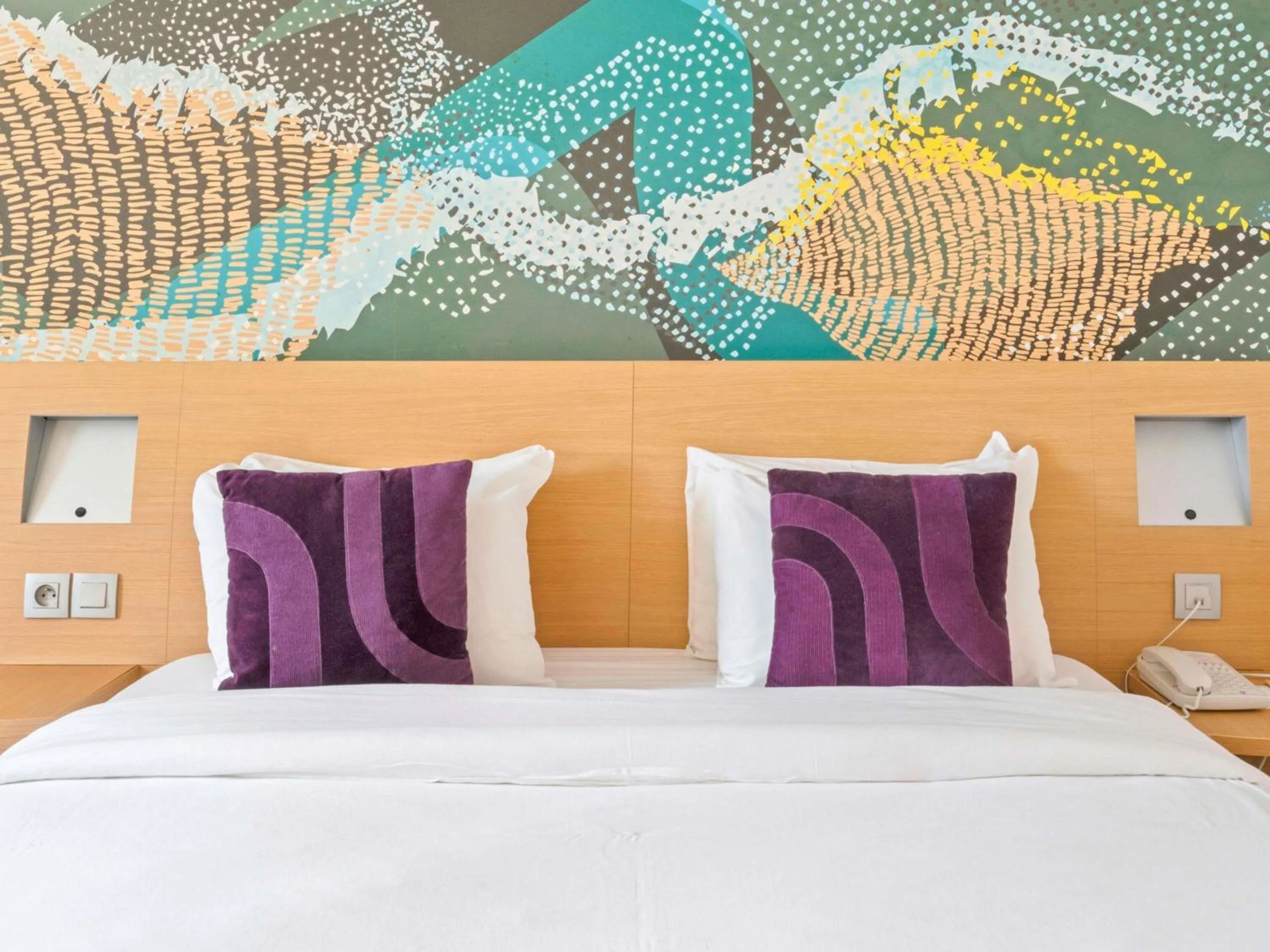 Bedroom, Bed in Novotel Paris Charenton le Pont