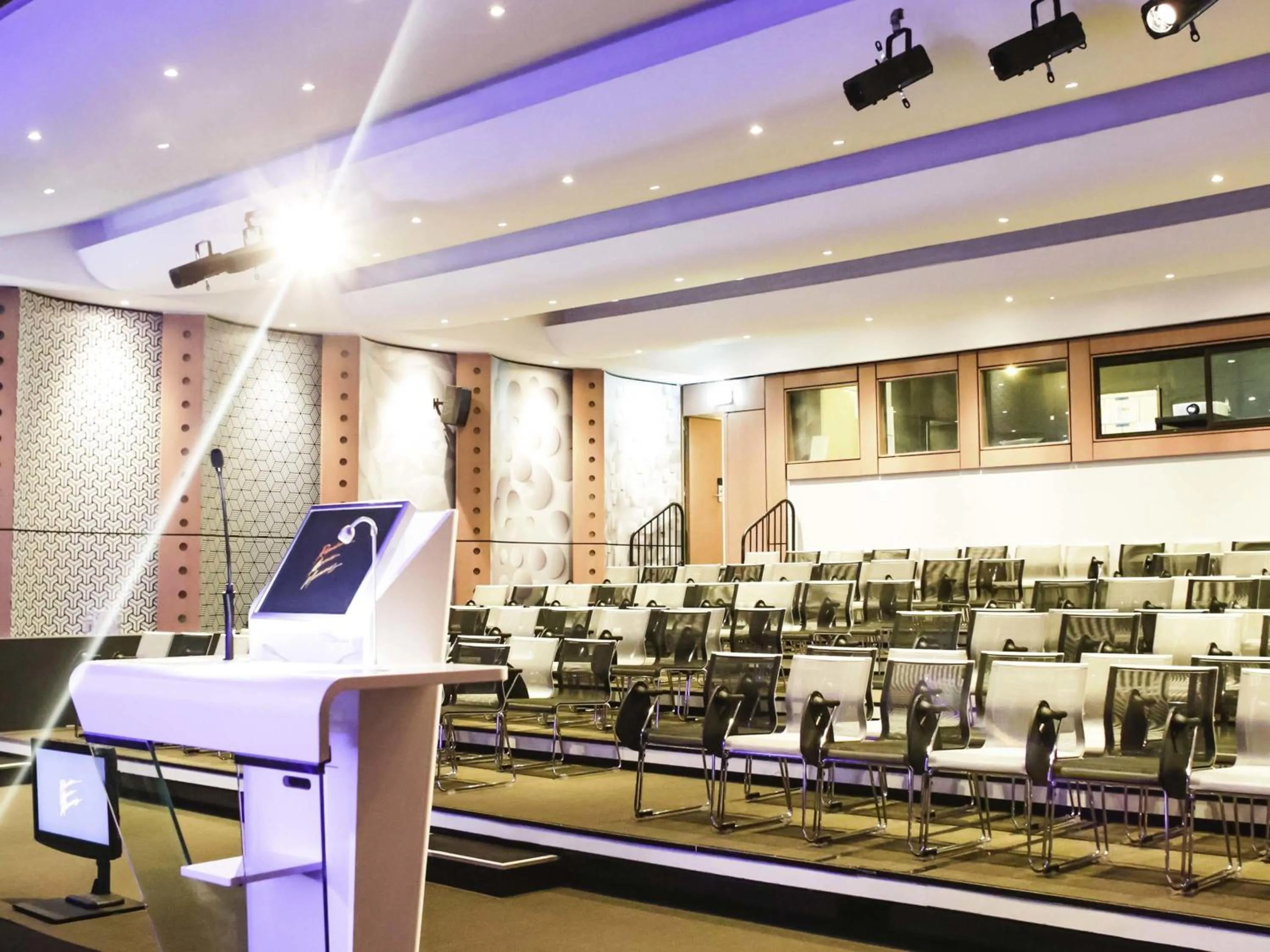 Meeting/conference room in Novotel Paris Charenton le Pont