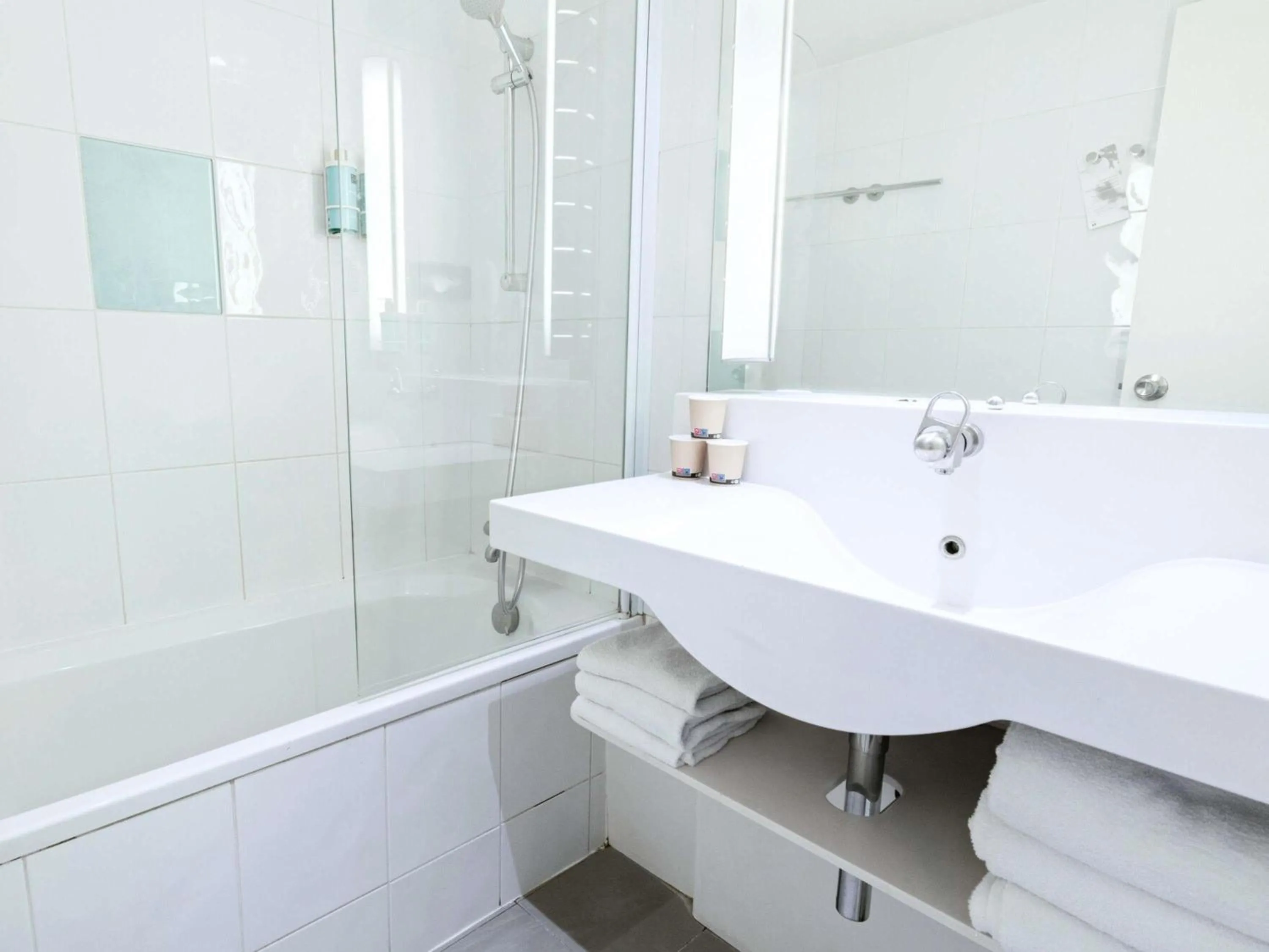 Bedroom in Novotel Paris Charenton le Pont