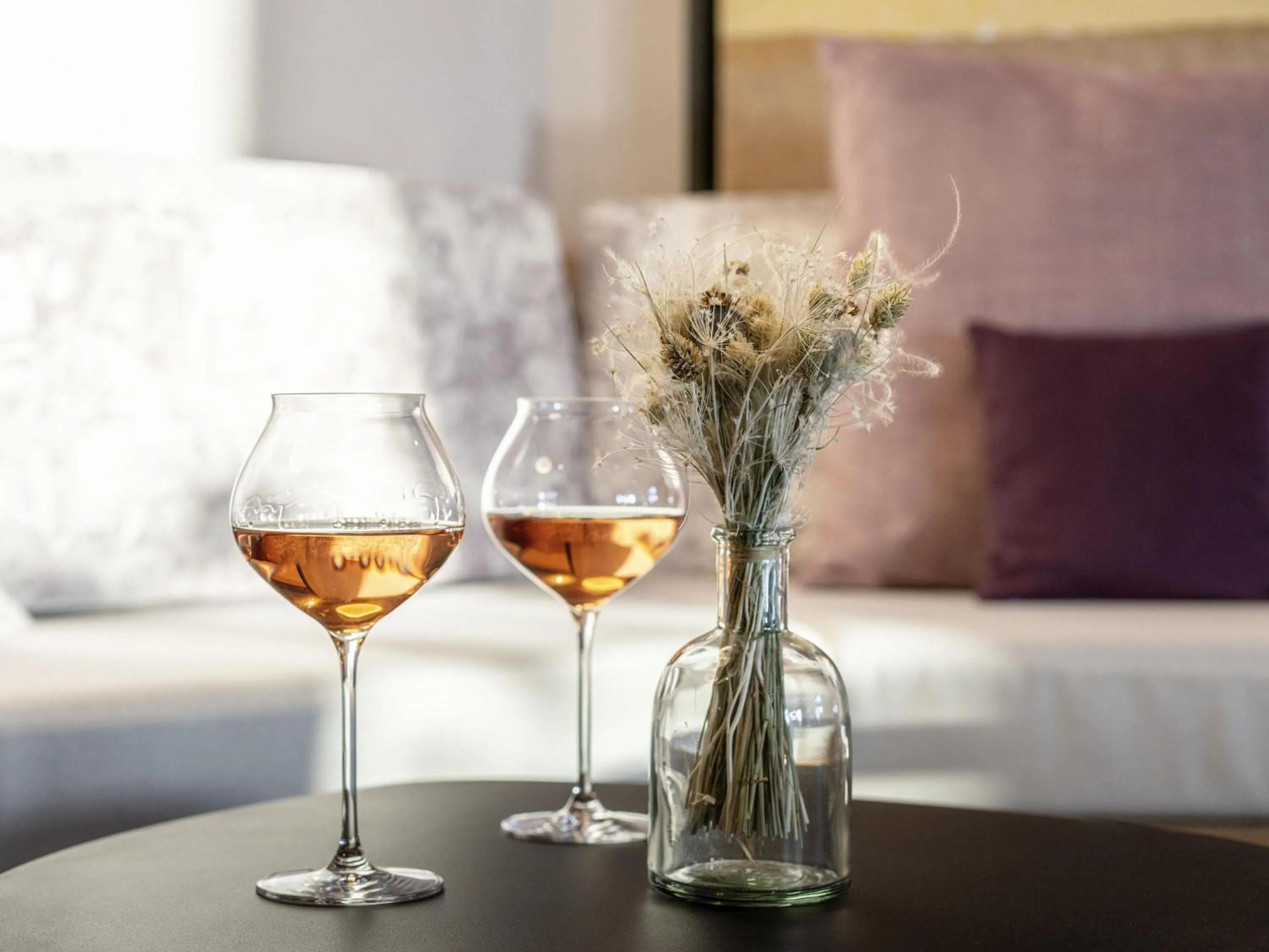 Lounge or bar in Mercure Valence