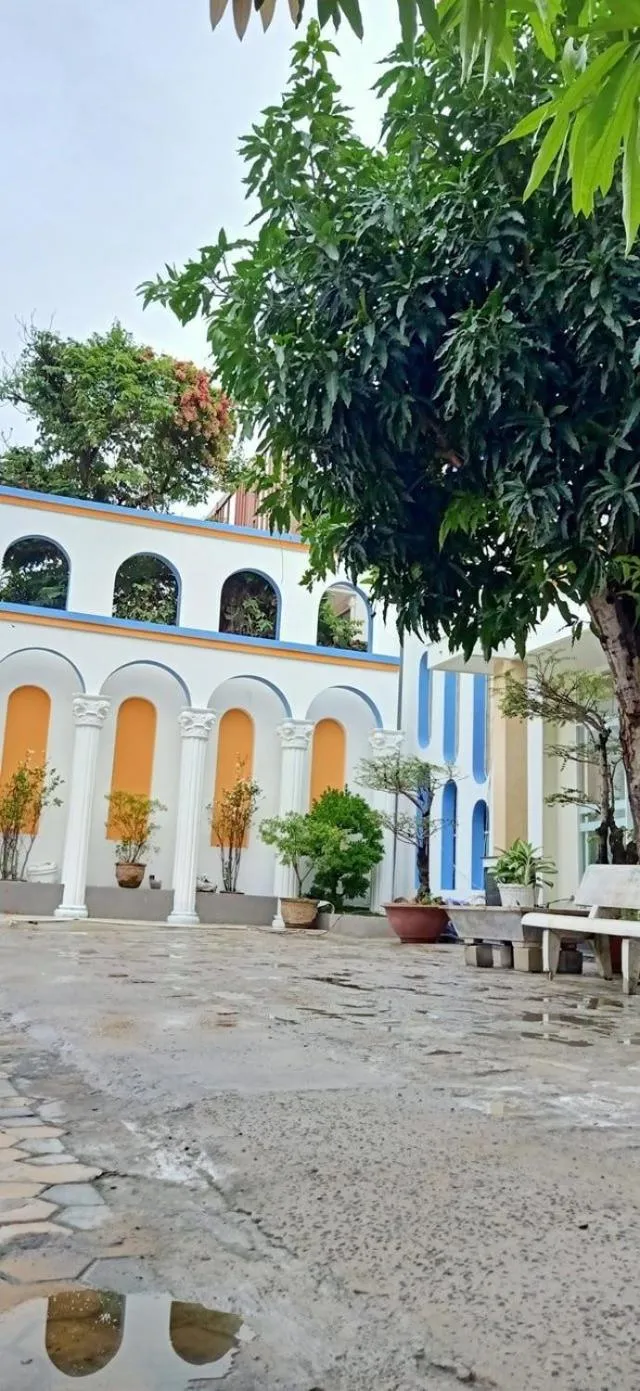 Patio in Hai Yen Family Hotel
