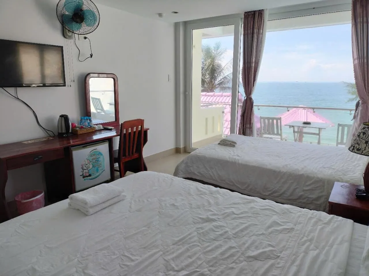 Natural landscape, Bed in Hai Yen Family Hotel