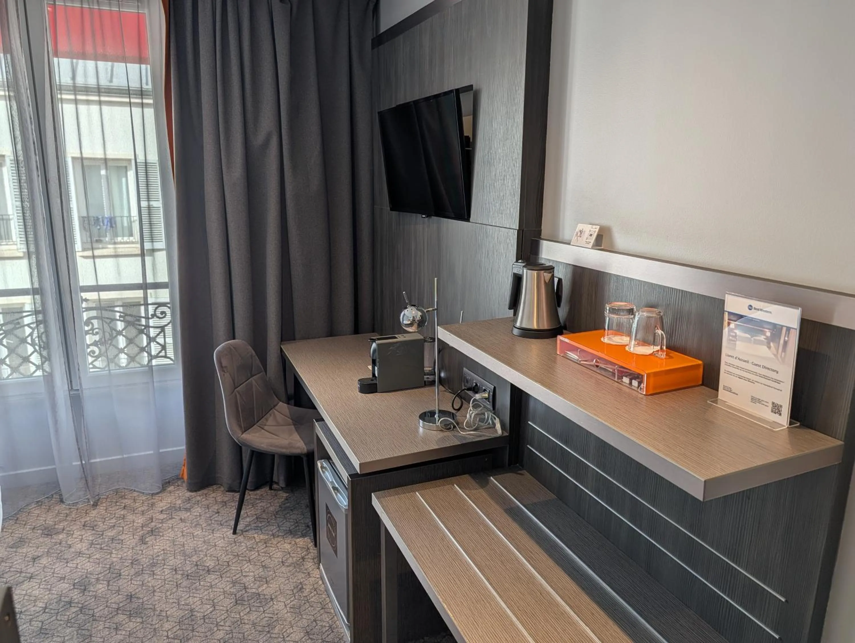 Bedroom in Best Western Empire Elysees