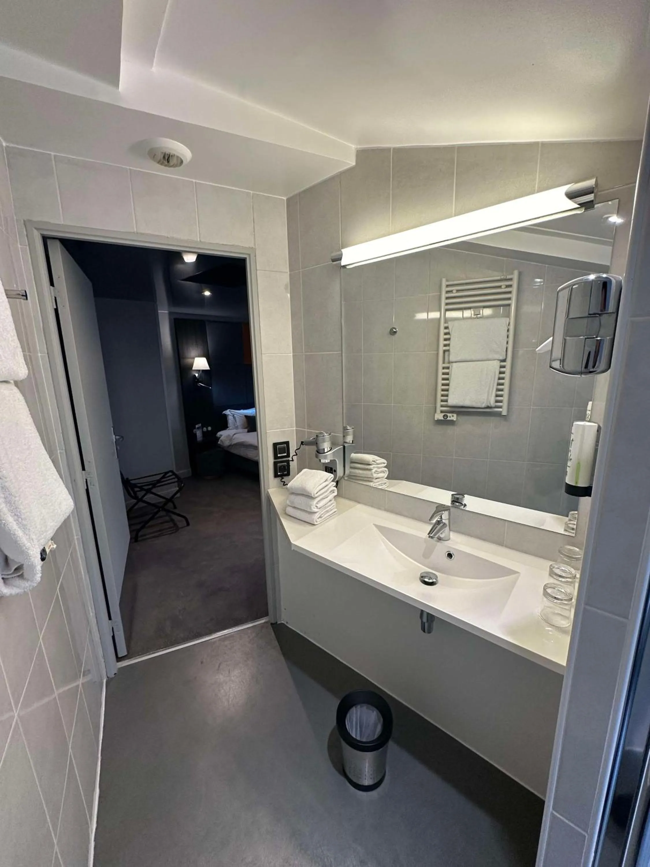 Bathroom in Best Western Empire Elysees