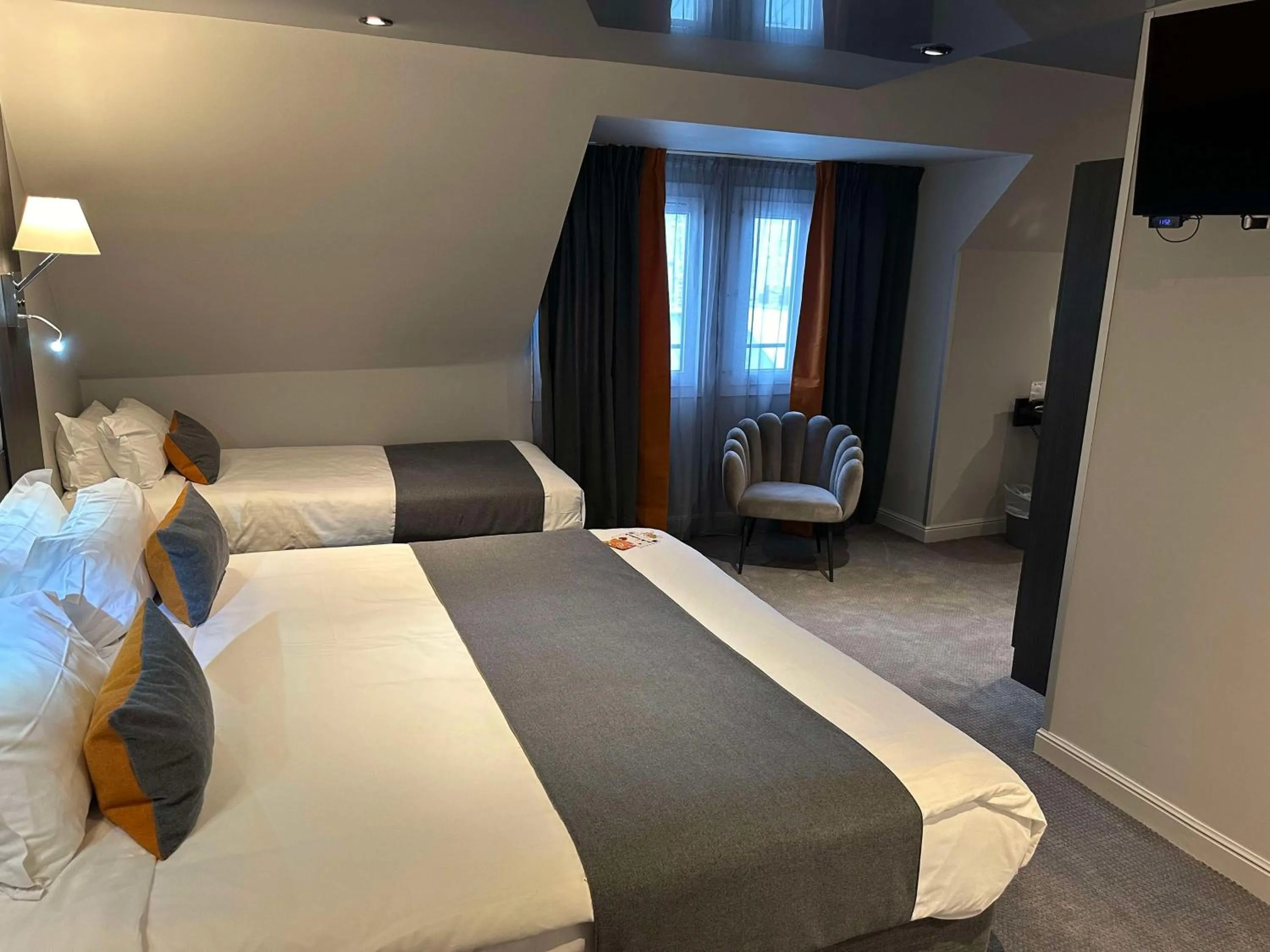 Bedroom, Bed in Best Western Empire Elysees