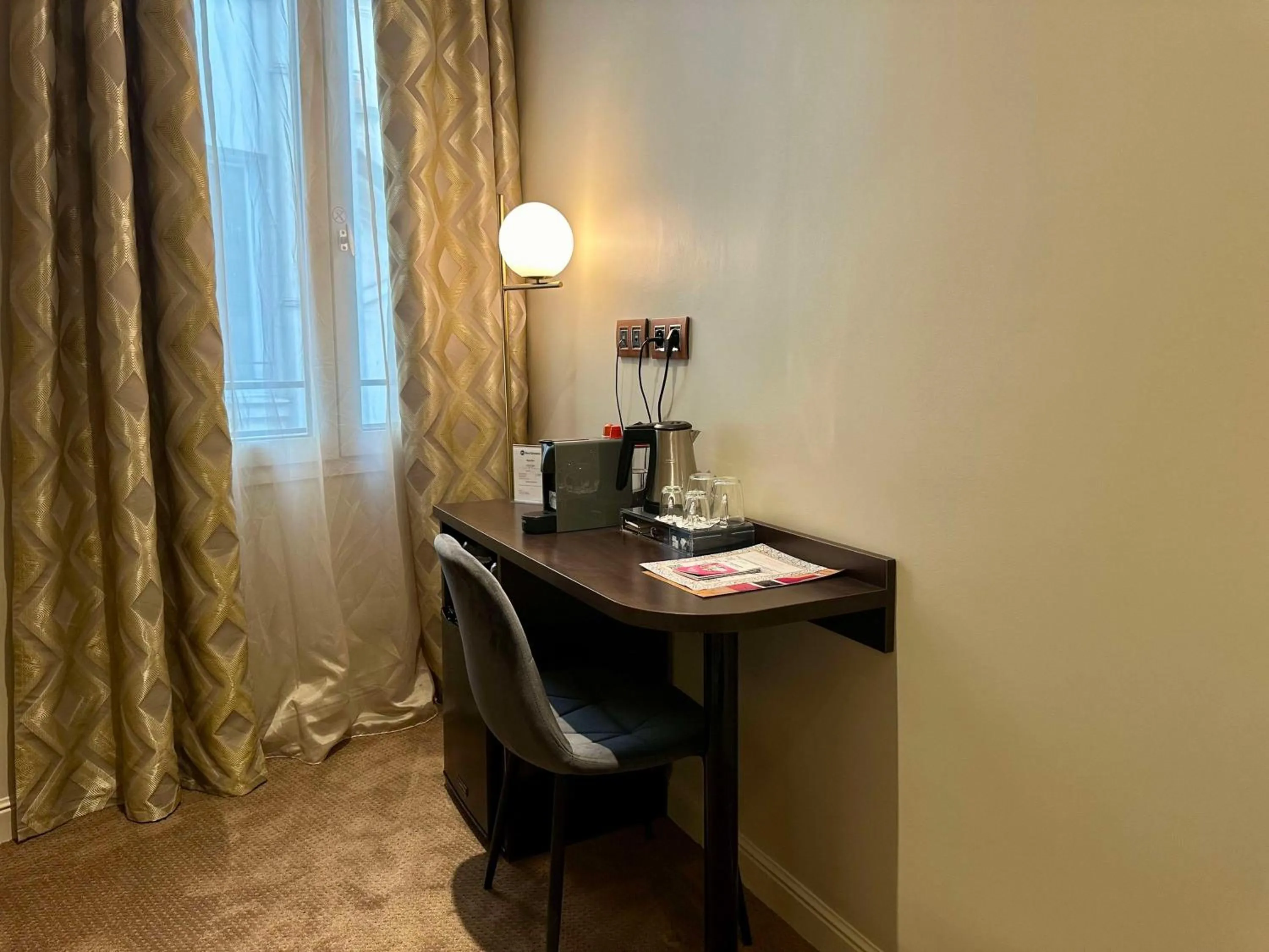 Bedroom in Best Western Empire Elysees