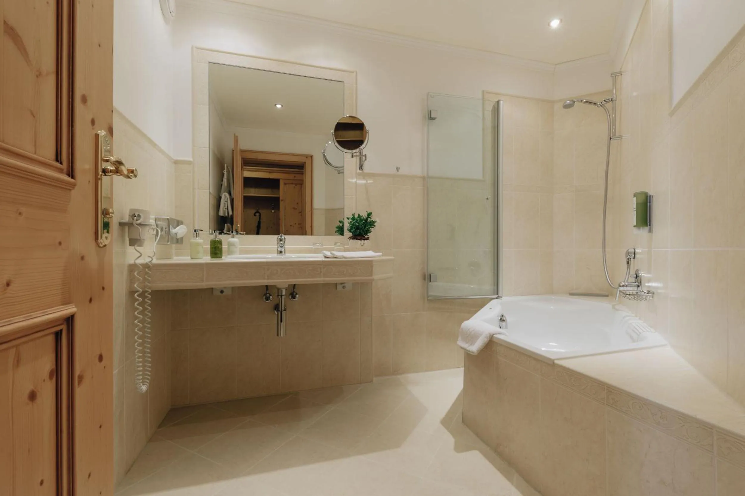 Bathroom in Hotel Hirschen