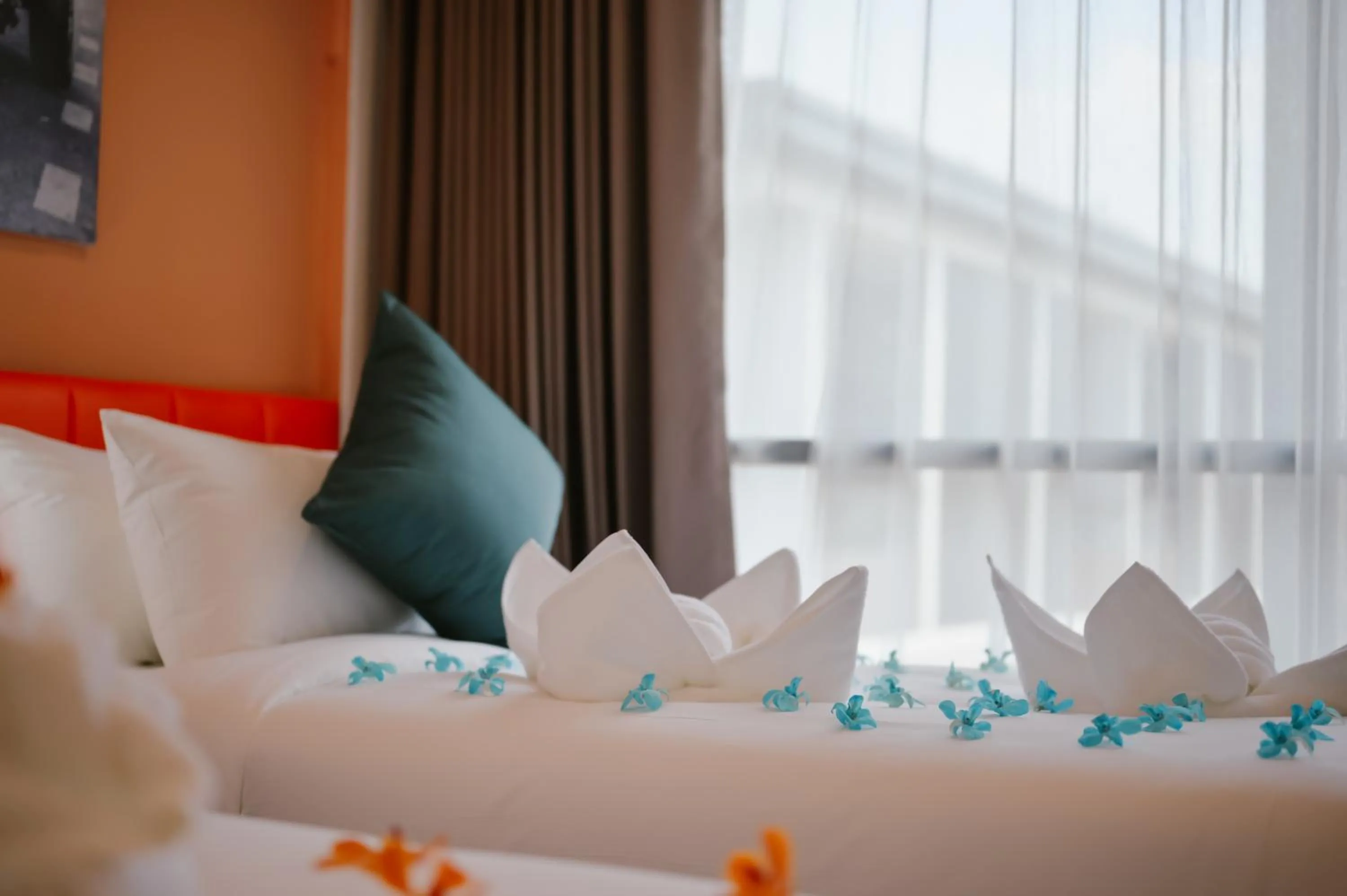 Bed in The Iconic Hotel Don Mueang Airport