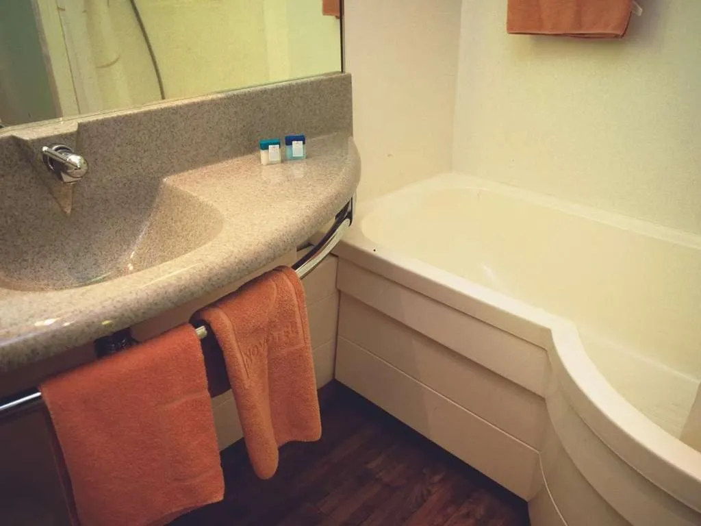 Bathroom in Novotel Paris Nord Expo Aulnay