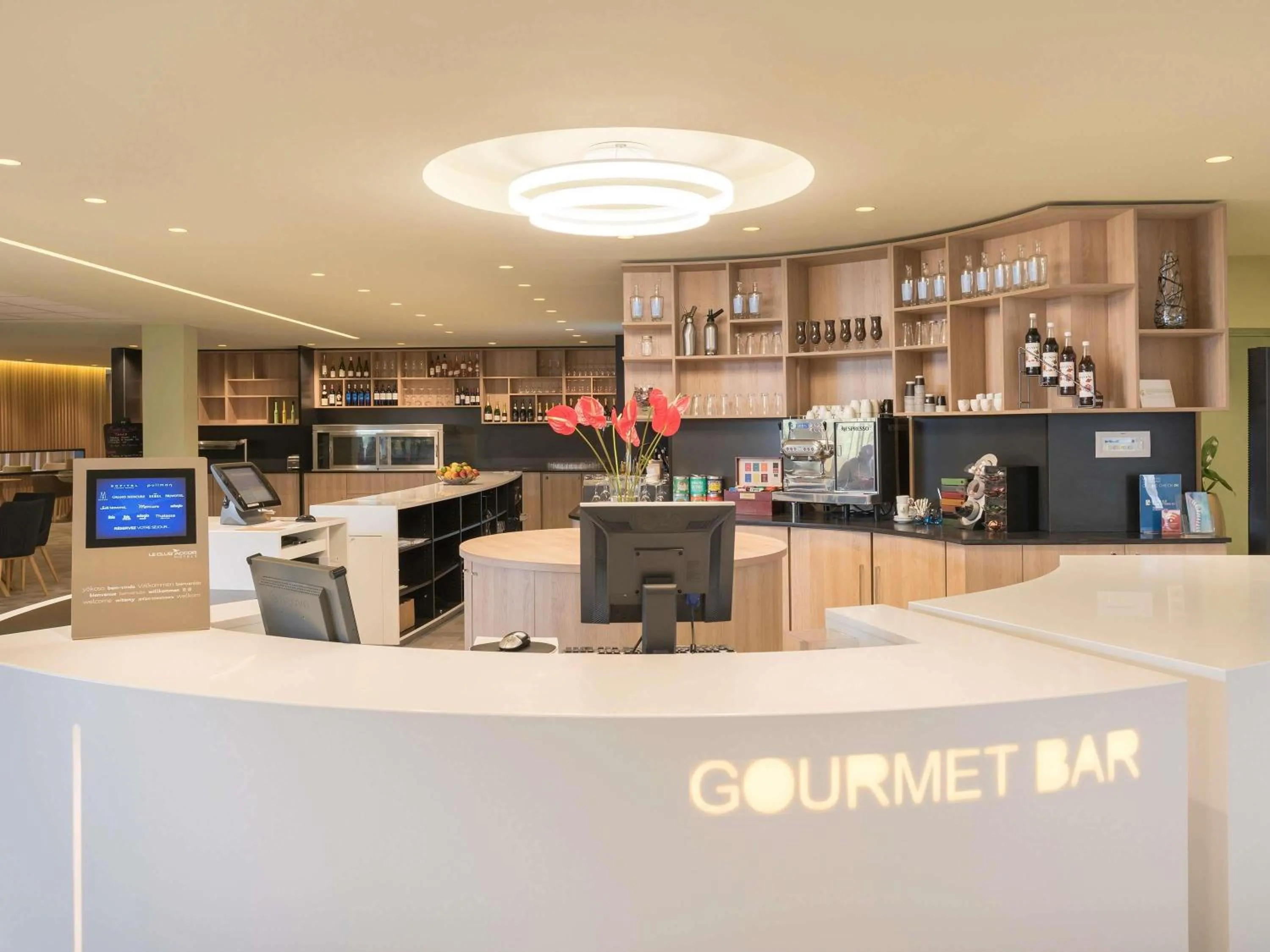 Restaurant/places to eat in Novotel Paris Nord Expo Aulnay