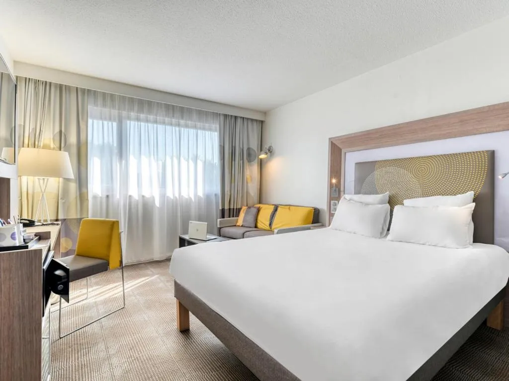 Bed in Novotel Paris Nord Expo Aulnay
