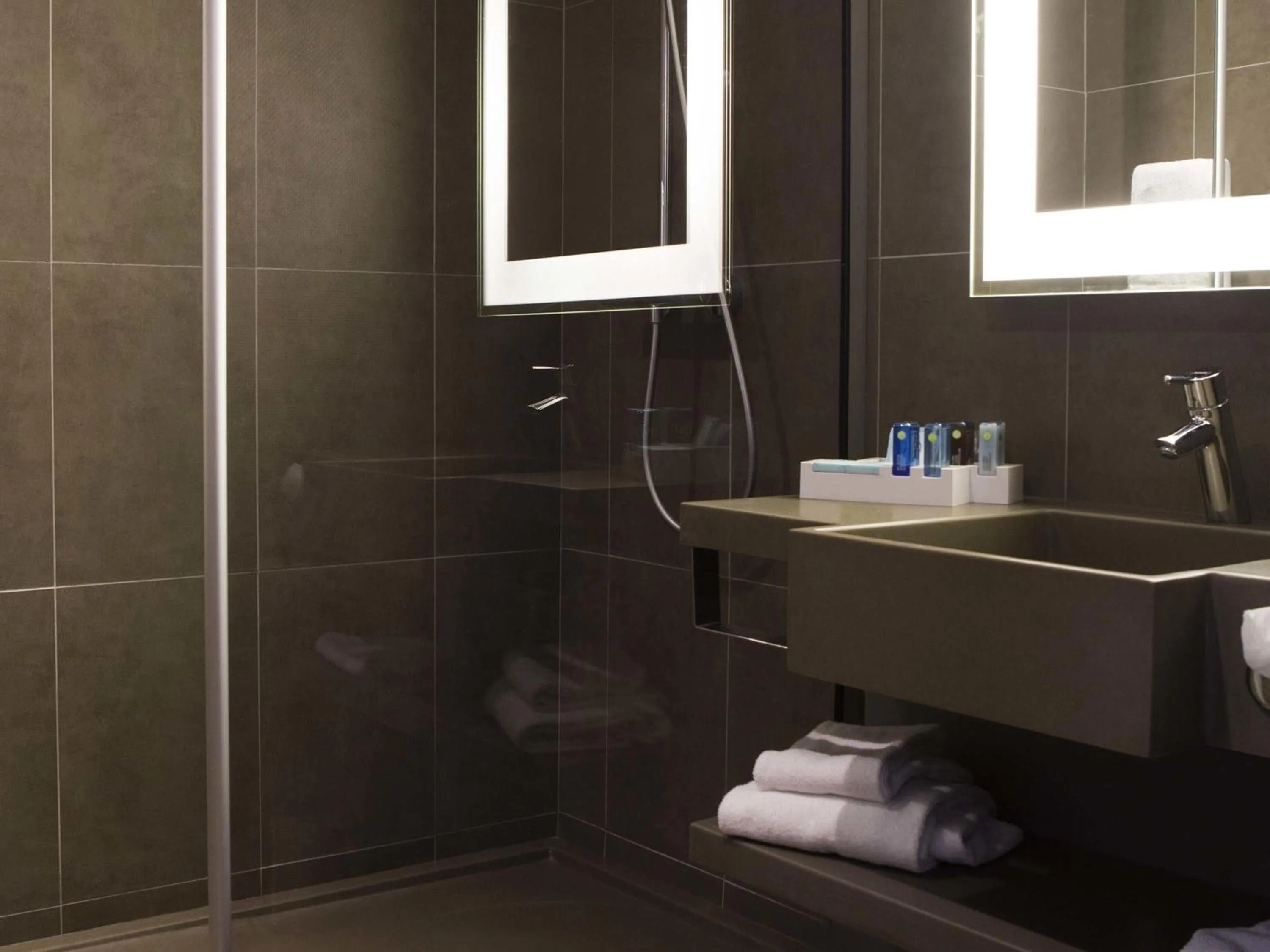 Bedroom in Novotel Paris Nord Expo Aulnay