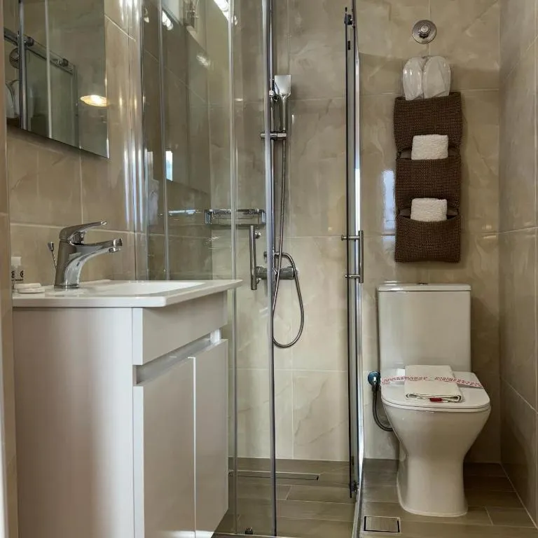 Bathroom in Vasilios Marinos Rooms