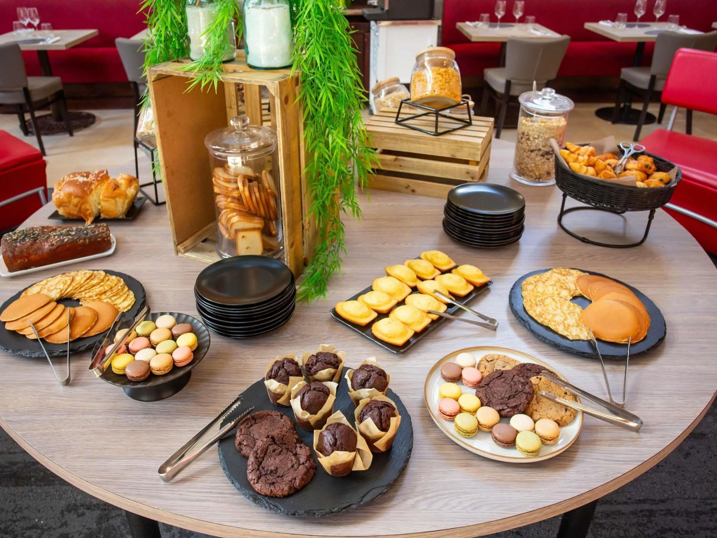 Breakfast in Hotel De Bourbon Grand Hotel Mercure Bourges