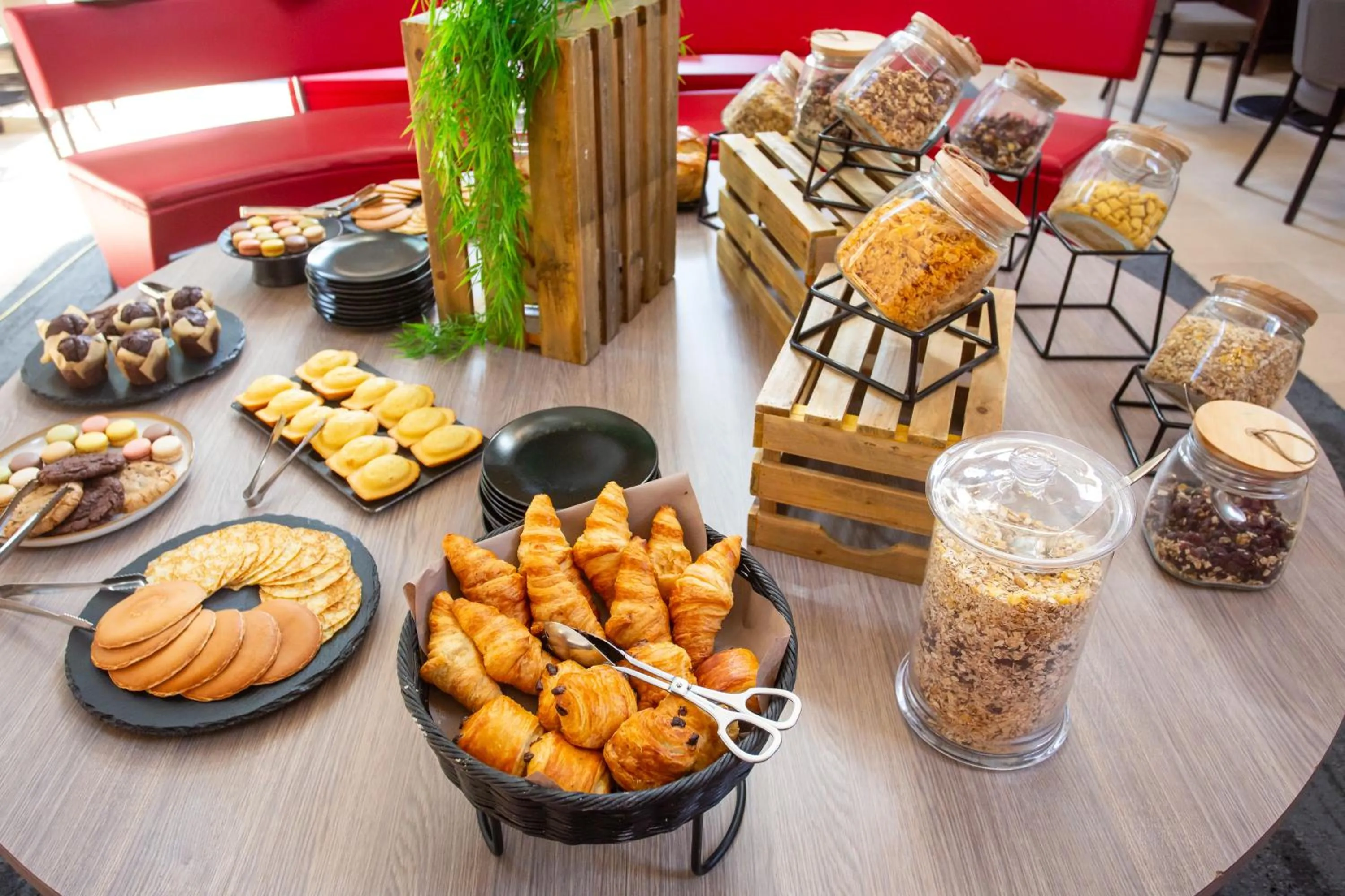 Breakfast in Hotel De Bourbon Grand Hotel Mercure Bourges