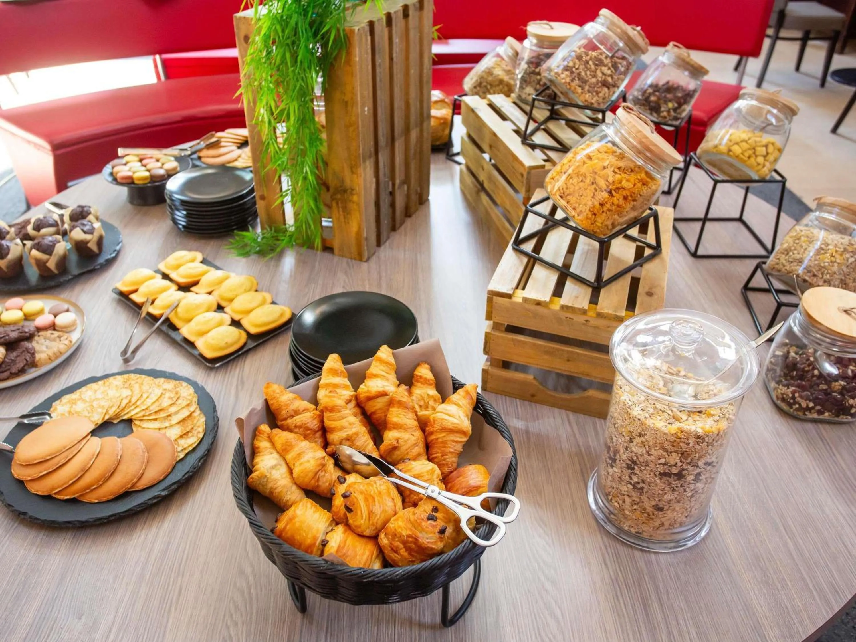 Breakfast in Hotel De Bourbon Grand Hotel Mercure Bourges