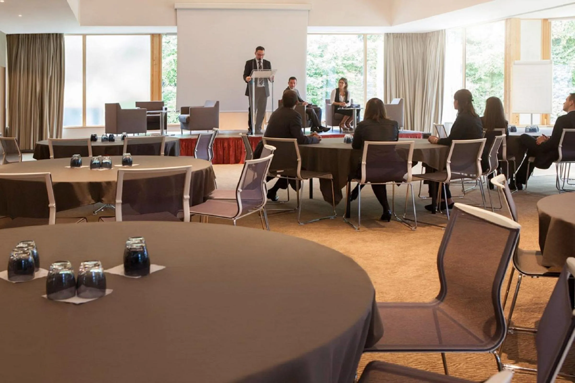 Business facilities in Novotel Fontainebleau Ury