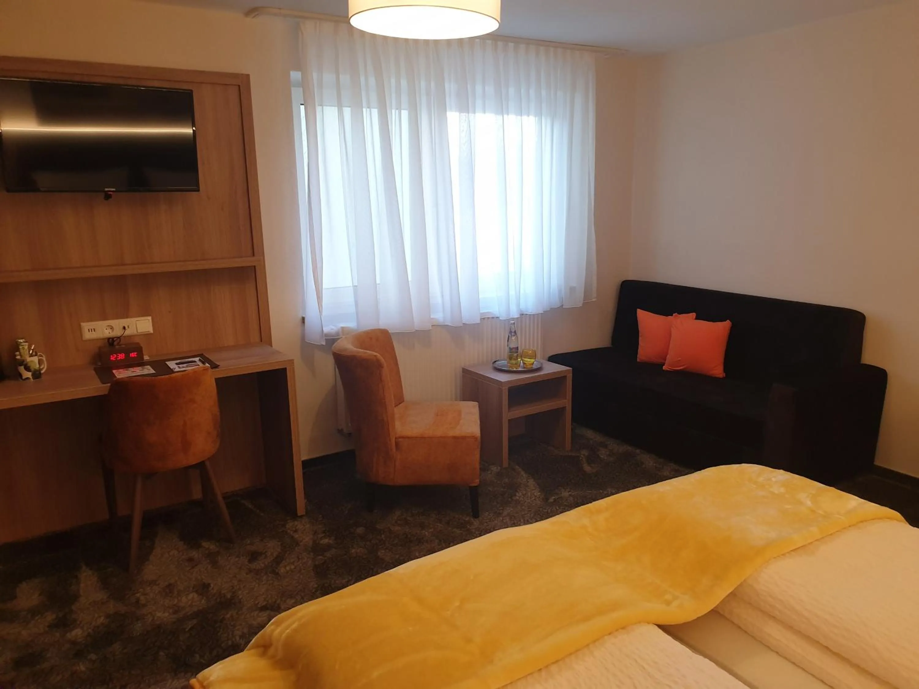 Photo of the whole room, Bed in Gästehaus Bräuhaus Lepple