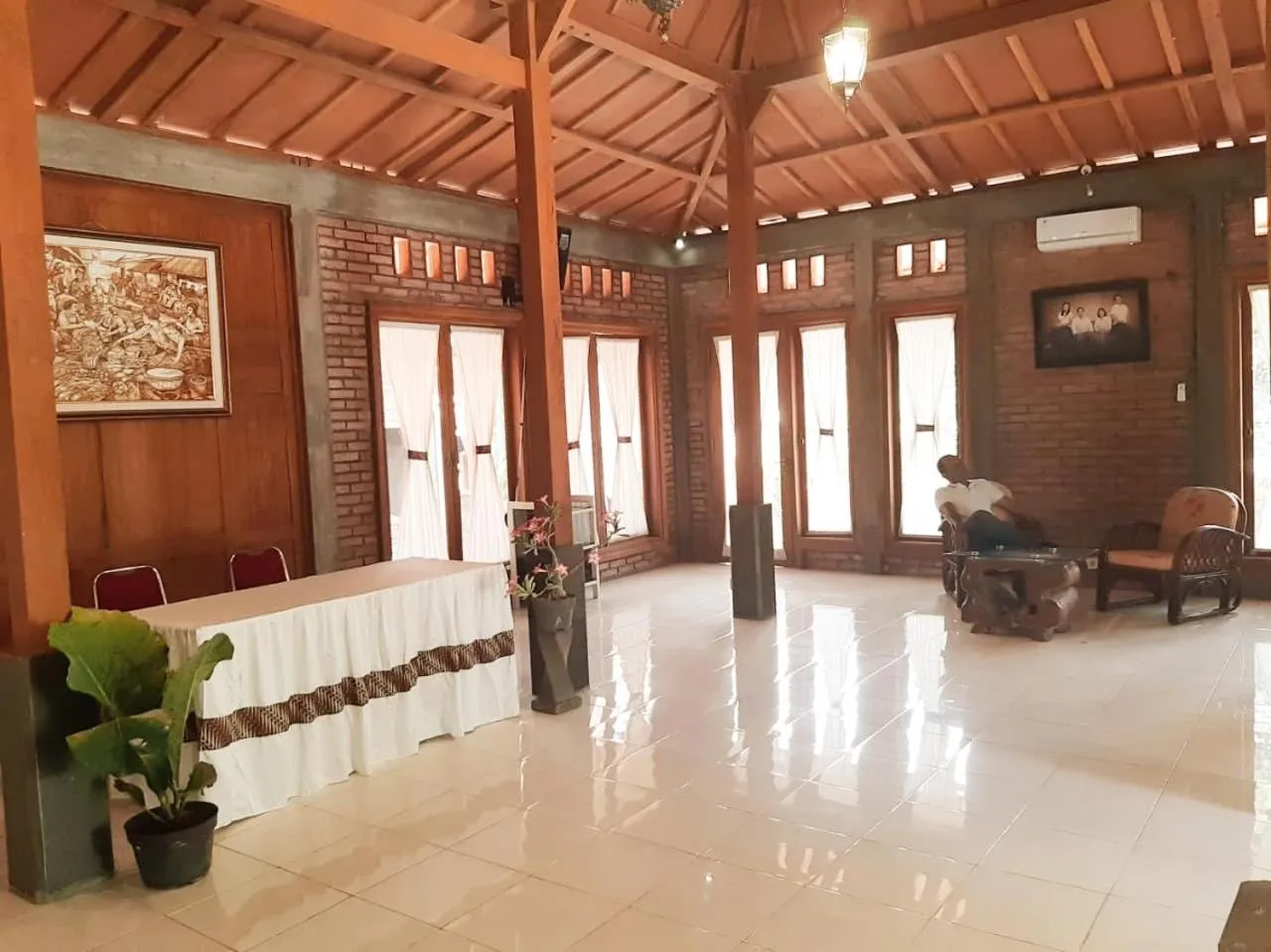 Lobby or reception in Omah Joglo Semarang