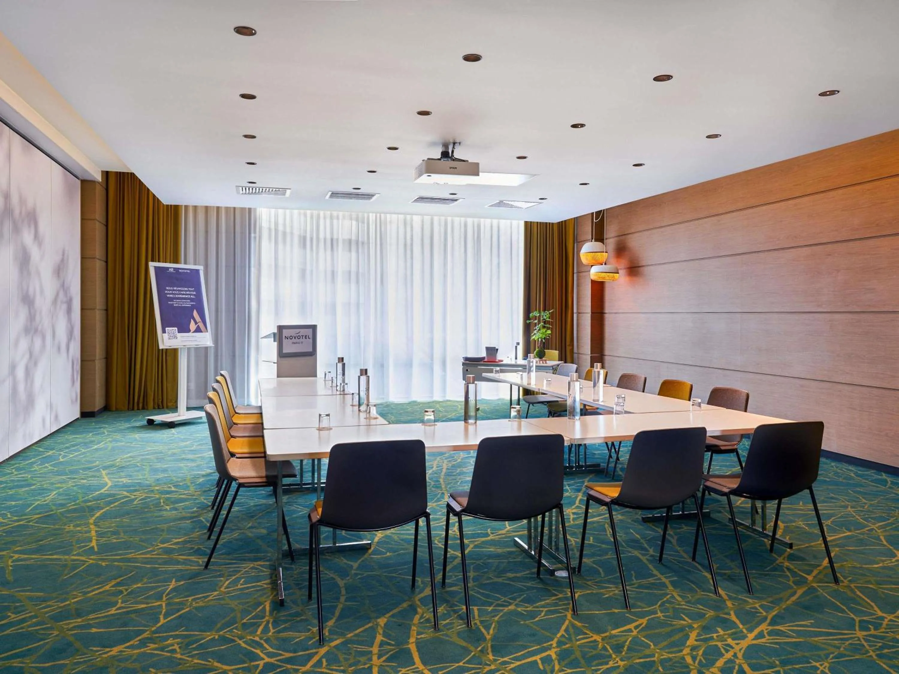 Meeting/conference room in Novotel Paris 17