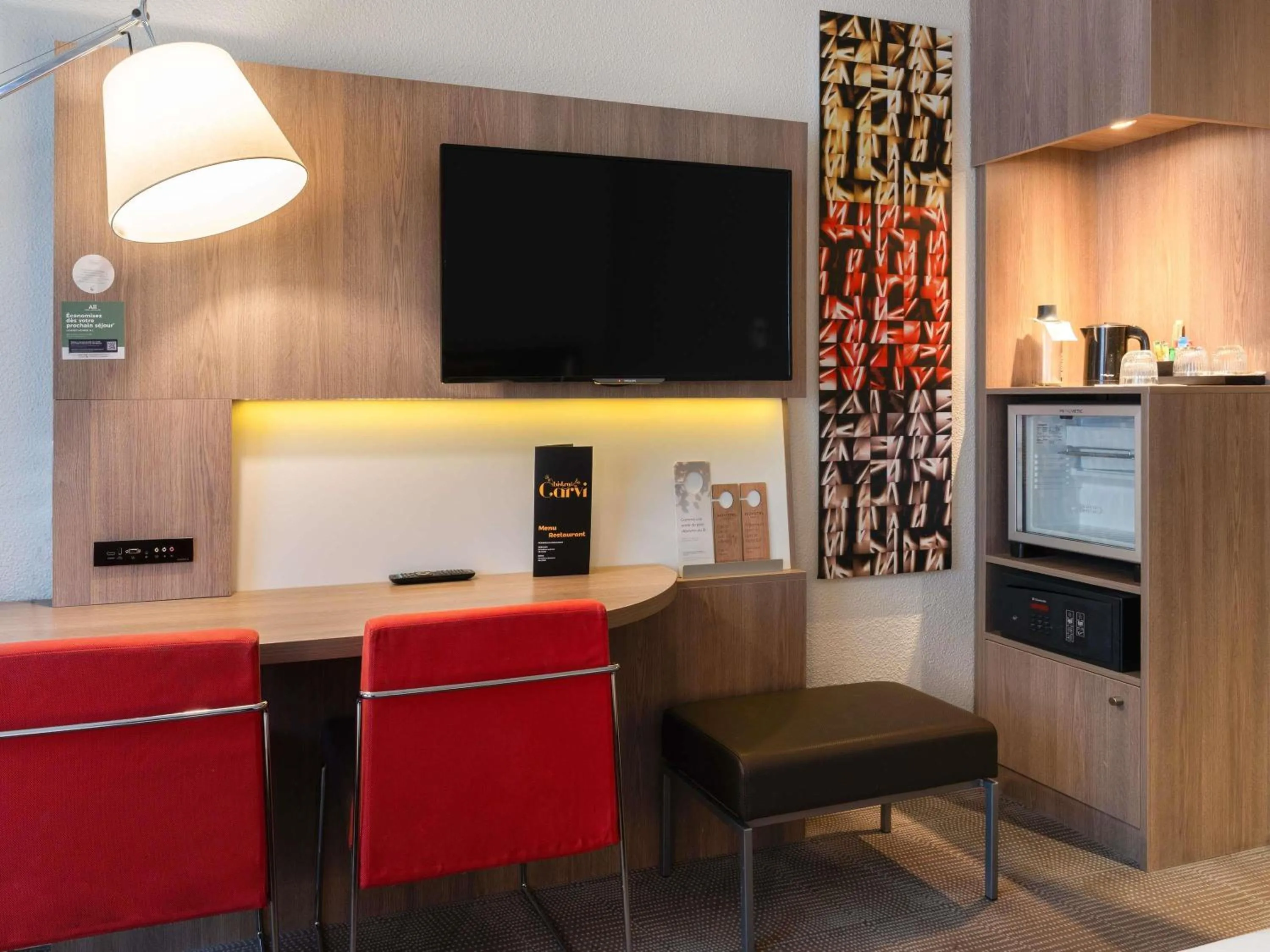 Bedroom in Novotel Paris 17